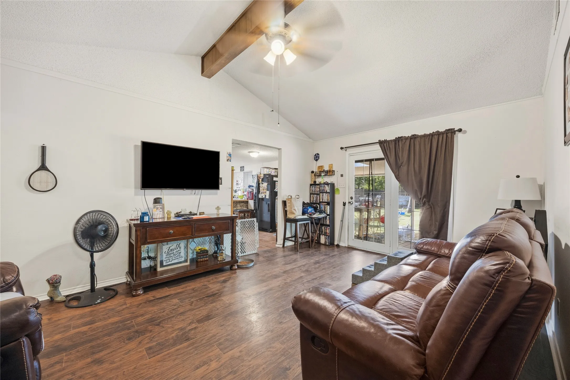 Single Family Residence For Sale in Johnson County , 636 Sue Ann Lane, Burleson, Texas 76028, 3 Bedroom, 2 Bathroom, 1 Garage spaces, 1,536 Sqft, built in 1971, mls#21330504, Real Estate Agent in Burleson, Homes For Sale in Johnson county, Homes For Sale in Burleson, Realtor in Burleson Texas, Real Estate Brokerage Independent Realty Texas, Luminita Cordes Realtor