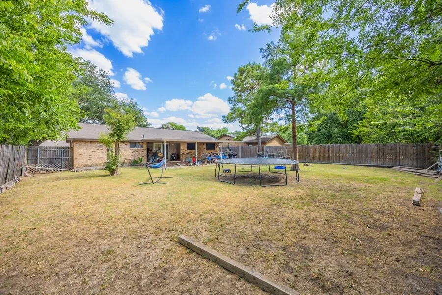 Single Family Residence For Sale in Johnson County , 636 Sue Ann Lane, Burleson, Texas 76028, 3 Bedroom, 2 Bathroom, 1 Garage spaces, 1,536 Sqft, built in 1971, mls#21330504, Real Estate Agent in Burleson, Homes For Sale in Johnson county, Homes For Sale in Burleson, Realtor in Burleson Texas, Real Estate Brokerage Independent Realty Texas, Luminita Cordes Realtor