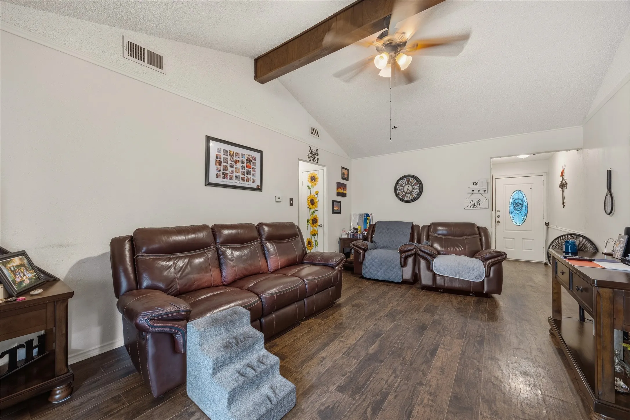 Single Family Residence For Sale in Johnson County , 636 Sue Ann Lane, Burleson, Texas 76028, 3 Bedroom, 2 Bathroom, 1 Garage spaces, 1,536 Sqft, built in 1971, mls#21330504, Real Estate Agent in Burleson, Homes For Sale in Johnson county, Homes For Sale in Burleson, Realtor in Burleson Texas, Real Estate Brokerage Independent Realty Texas, Luminita Cordes Realtor