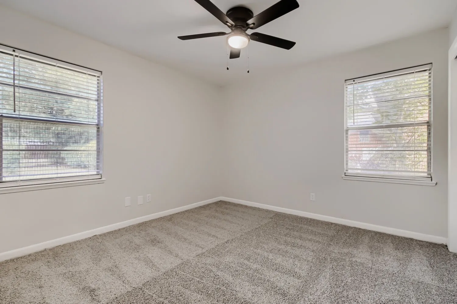 Single Family Residence For Sale in Tarrant County , 1405 Oak Grove Road, Fort Worth, Texas 76134, 3 Bedroom, 1 Bathroom, 2 Garage spaces, 1,141 Sqft, built in 1956, mls#21331991, Real Estate Agent in Fort Worth, Homes For Sale in Tarrant county, Homes For Sale in Fort Worth, Realtor in Fort Worth Texas, Real Estate Brokerage Independent Realty Texas, Luminita Cordes Realtor