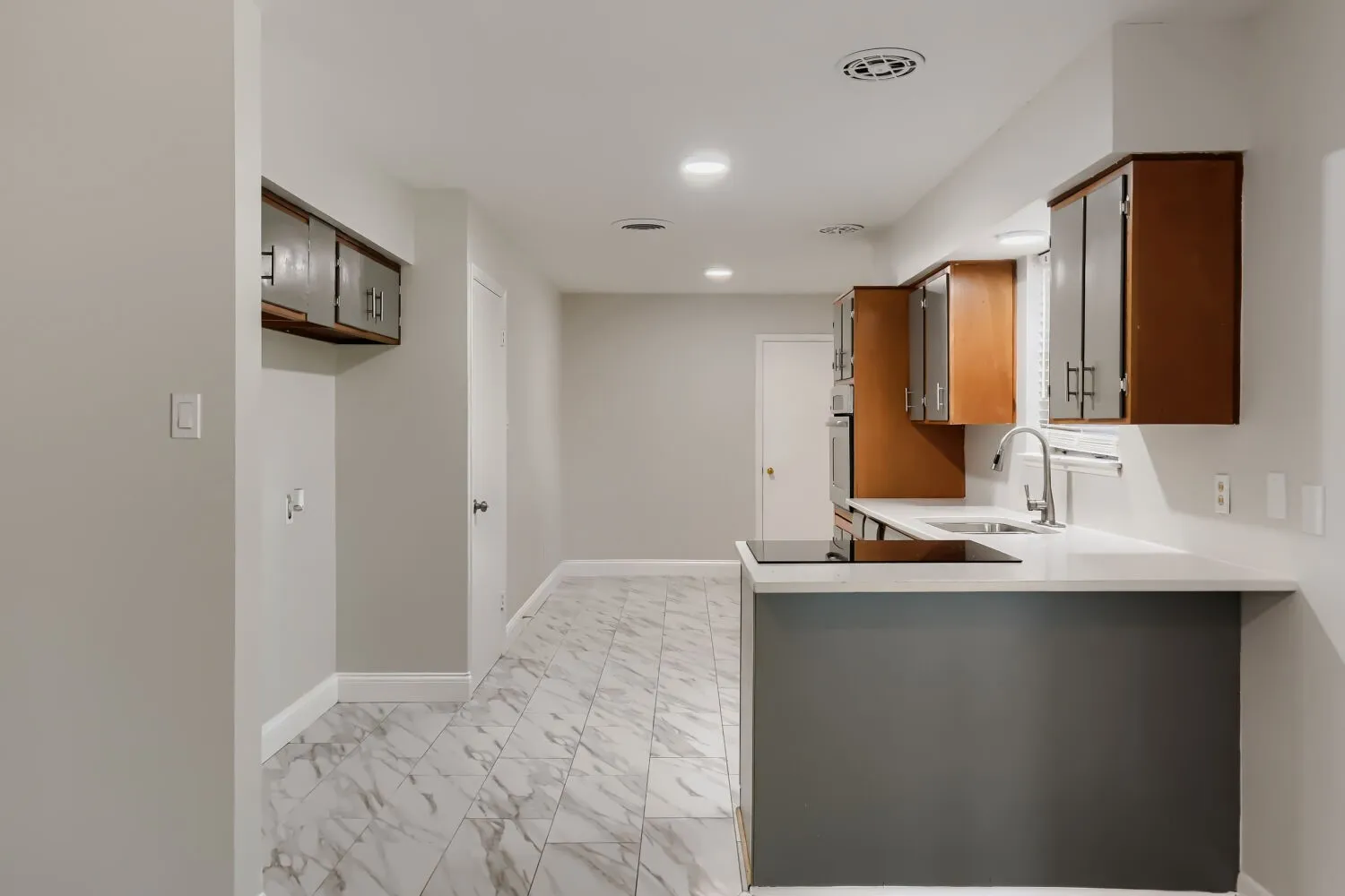 Single Family Residence For Sale in Tarrant County , 1405 Oak Grove Road, Fort Worth, Texas 76134, 3 Bedroom, 1 Bathroom, 2 Garage spaces, 1,141 Sqft, built in 1956, mls#21331991, Real Estate Agent in Fort Worth, Homes For Sale in Tarrant county, Homes For Sale in Fort Worth, Realtor in Fort Worth Texas, Real Estate Brokerage Independent Realty Texas, Luminita Cordes Realtor