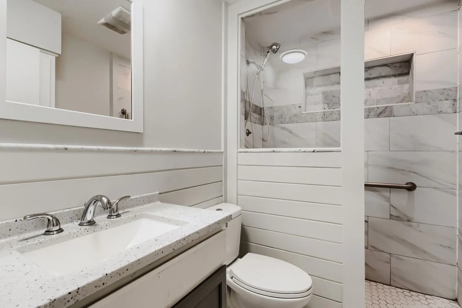 Single Family Residence For Sale in Tarrant County , 1405 Oak Grove Road, Fort Worth, Texas 76134, 3 Bedroom, 1 Bathroom, 2 Garage spaces, 1,141 Sqft, built in 1956, mls#21331991, Real Estate Agent in Fort Worth, Homes For Sale in Tarrant county, Homes For Sale in Fort Worth, Realtor in Fort Worth Texas, Real Estate Brokerage Independent Realty Texas, Luminita Cordes Realtor