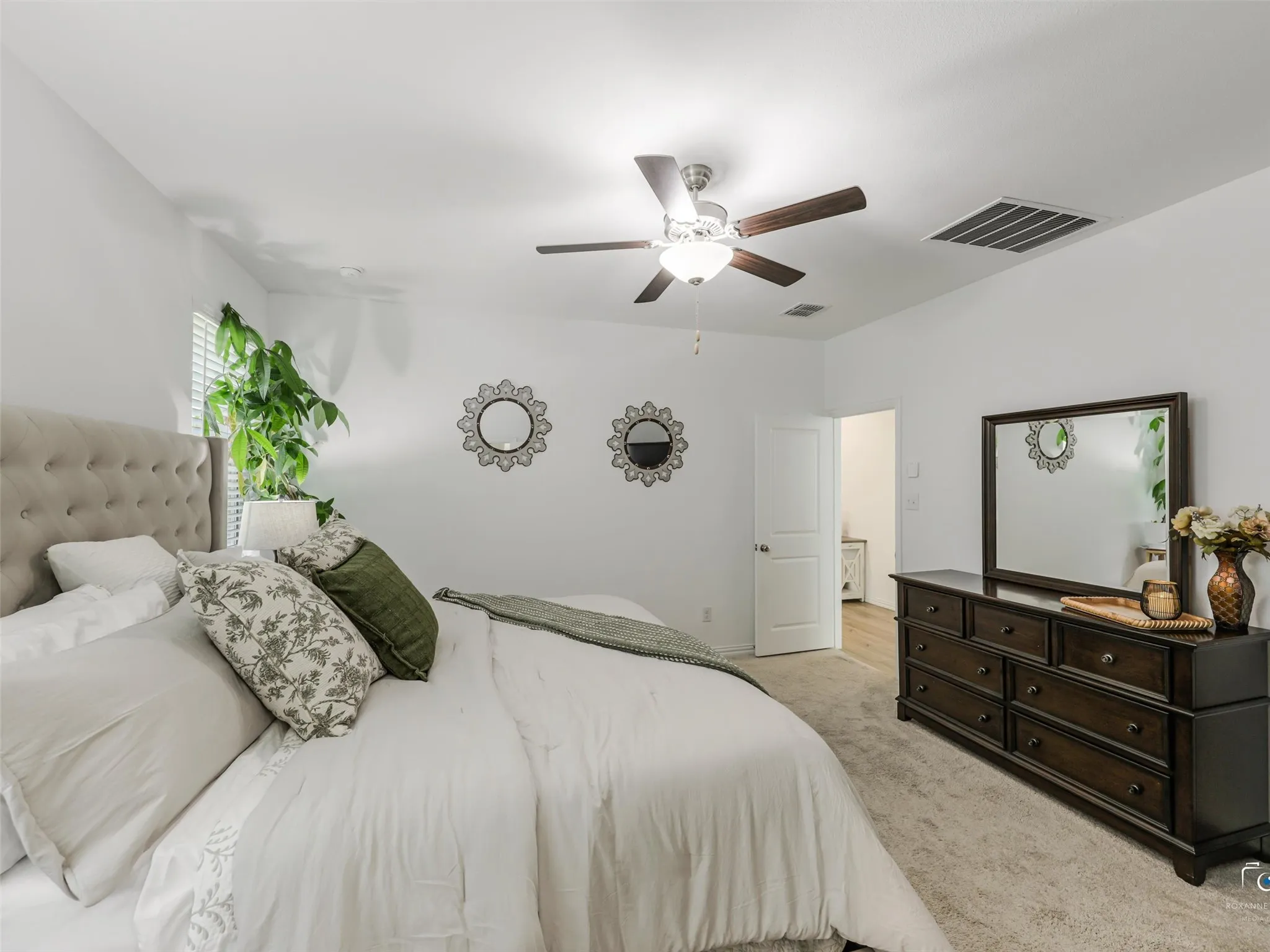 Single Family Residence For Sale in Denton County , 1613 Roadrunner Drive, Little Elm, Texas 75068, 4 Bedroom, 2 Bathroom, 2 Garage spaces, 2,010 Sqft, built in 2022, mls#21328740, Real Estate Agent in Little Elm, Homes For Sale in Denton county, Homes For Sale in Little Elm, Realtor in Little Elm Texas, Real Estate Brokerage Independent Realty Texas, Luminita Cordes Realtor