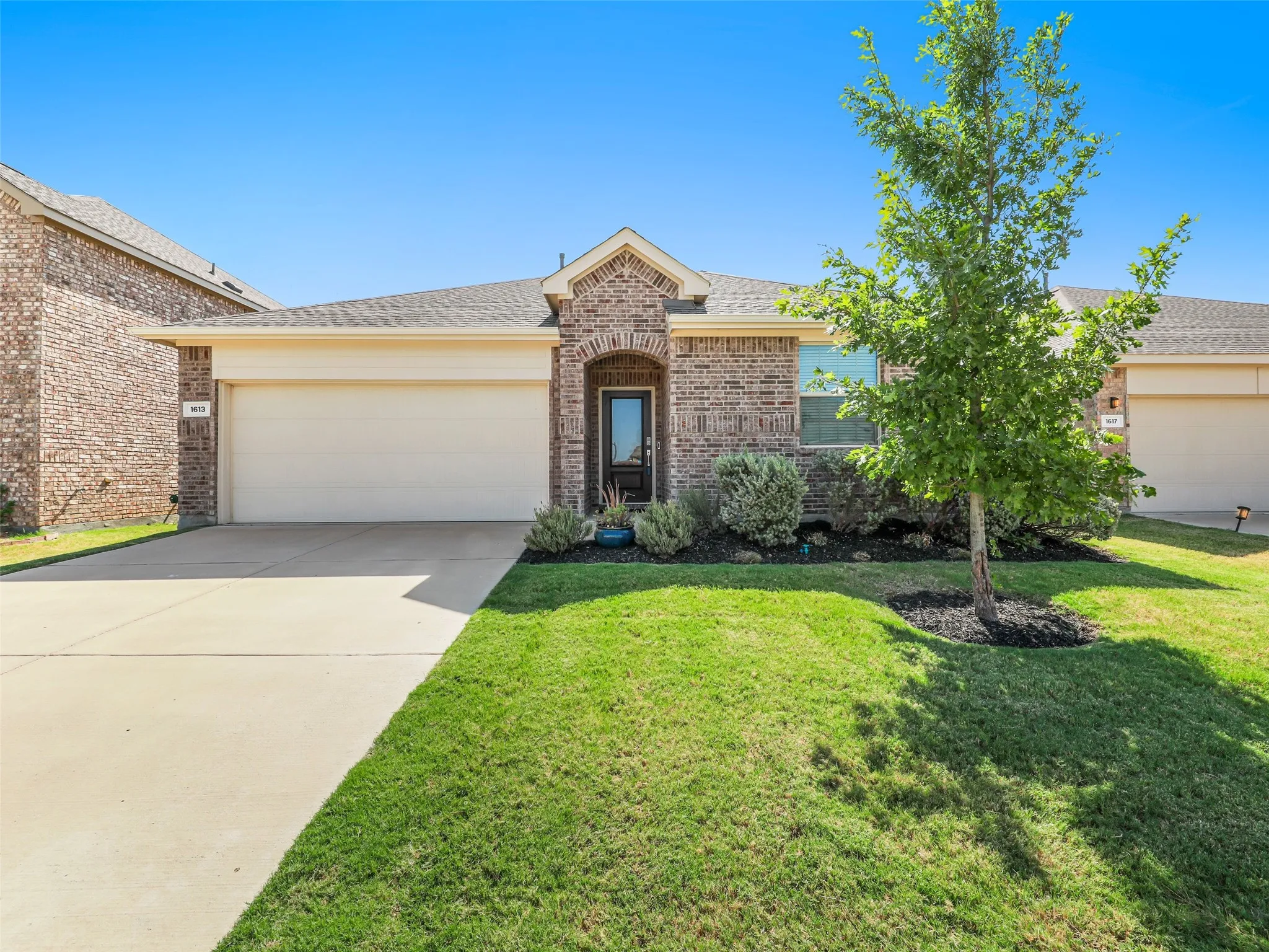 Single Family Residence For Sale in Denton County , 1613 Roadrunner Drive, Little Elm, Texas 75068, 4 Bedroom, 2 Bathroom, 2 Garage spaces, 2,010 Sqft, built in 2022, mls#21328740, Real Estate Agent in Little Elm, Homes For Sale in Denton county, Homes For Sale in Little Elm, Realtor in Little Elm Texas, Real Estate Brokerage Independent Realty Texas, Luminita Cordes Realtor