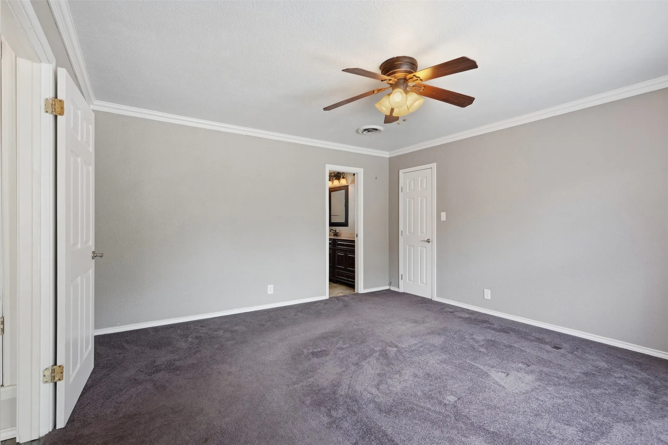 Single Family Residence For Sale in Johnson County , 206 Mcanear Street, Cleburne, Texas 76033, 3 Bedroom, 2 Bathroom, 2 Garage spaces, 1,984 Sqft, built in 1965, mls#21332318, Real Estate Agent in Cleburne, Homes For Sale in Johnson county, Homes For Sale in Cleburne, Realtor in Cleburne Texas, Real Estate Brokerage Independent Realty Texas, Luminita Cordes Realtor