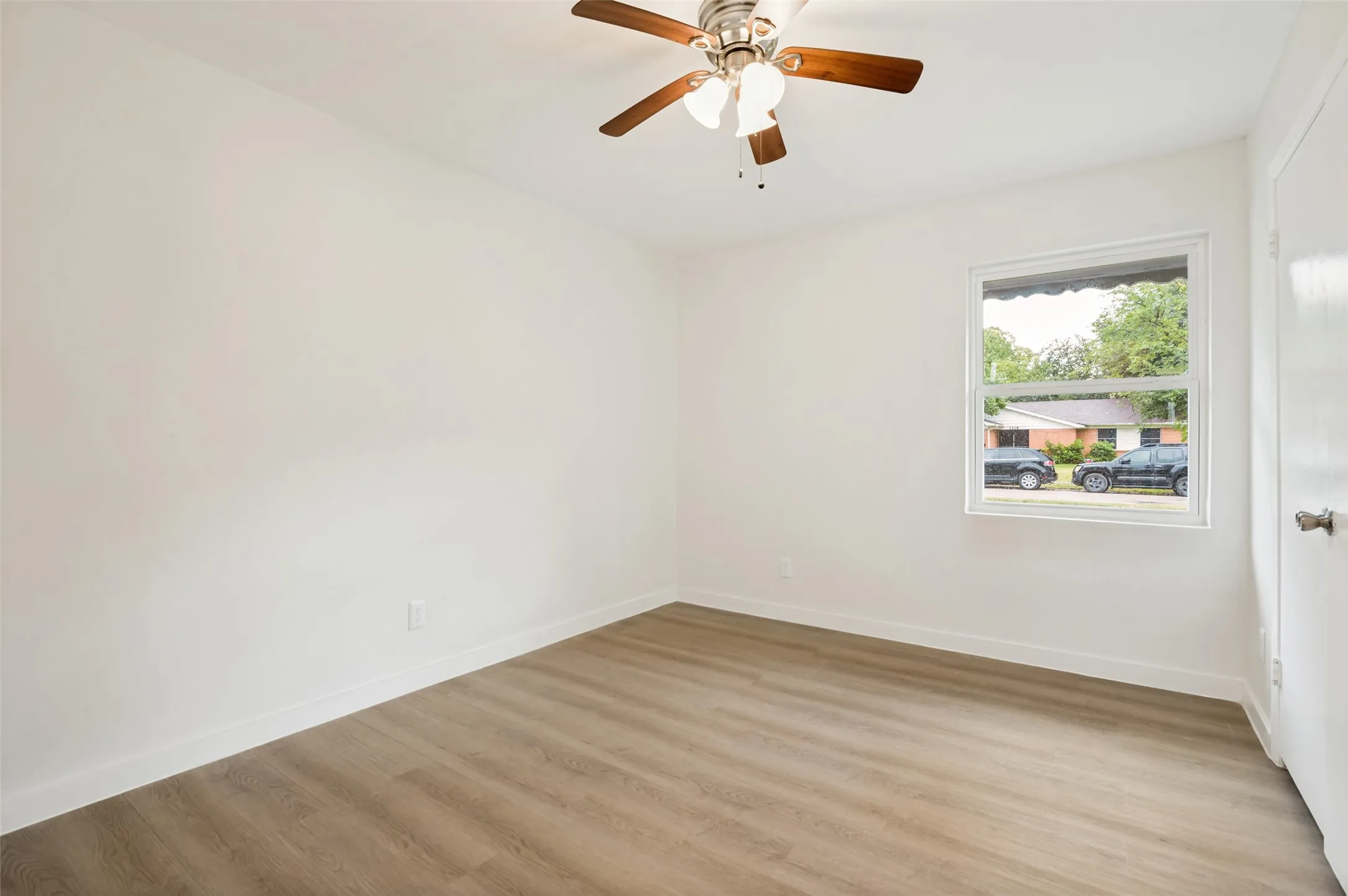 Single Family Residence For Sale in Dallas County , 1219 Dearborn Drive, Richardson, Texas 75080, 4 Bedroom, 2 Bathroom, 1 Garage spaces, 1,472 Sqft, built in 1959, mls#21329039, Real Estate Agent in Richardson, Homes For Sale in Dallas county, Homes For Sale in Richardson, Realtor in Richardson Texas, Real Estate Brokerage Independent Realty Texas, Luminita Cordes Realtor
