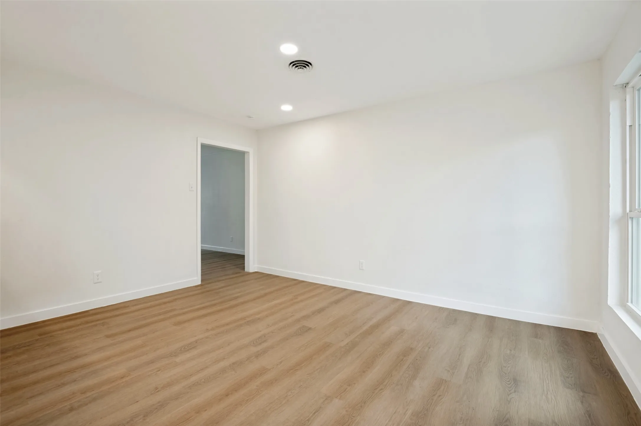 Guest bedroom