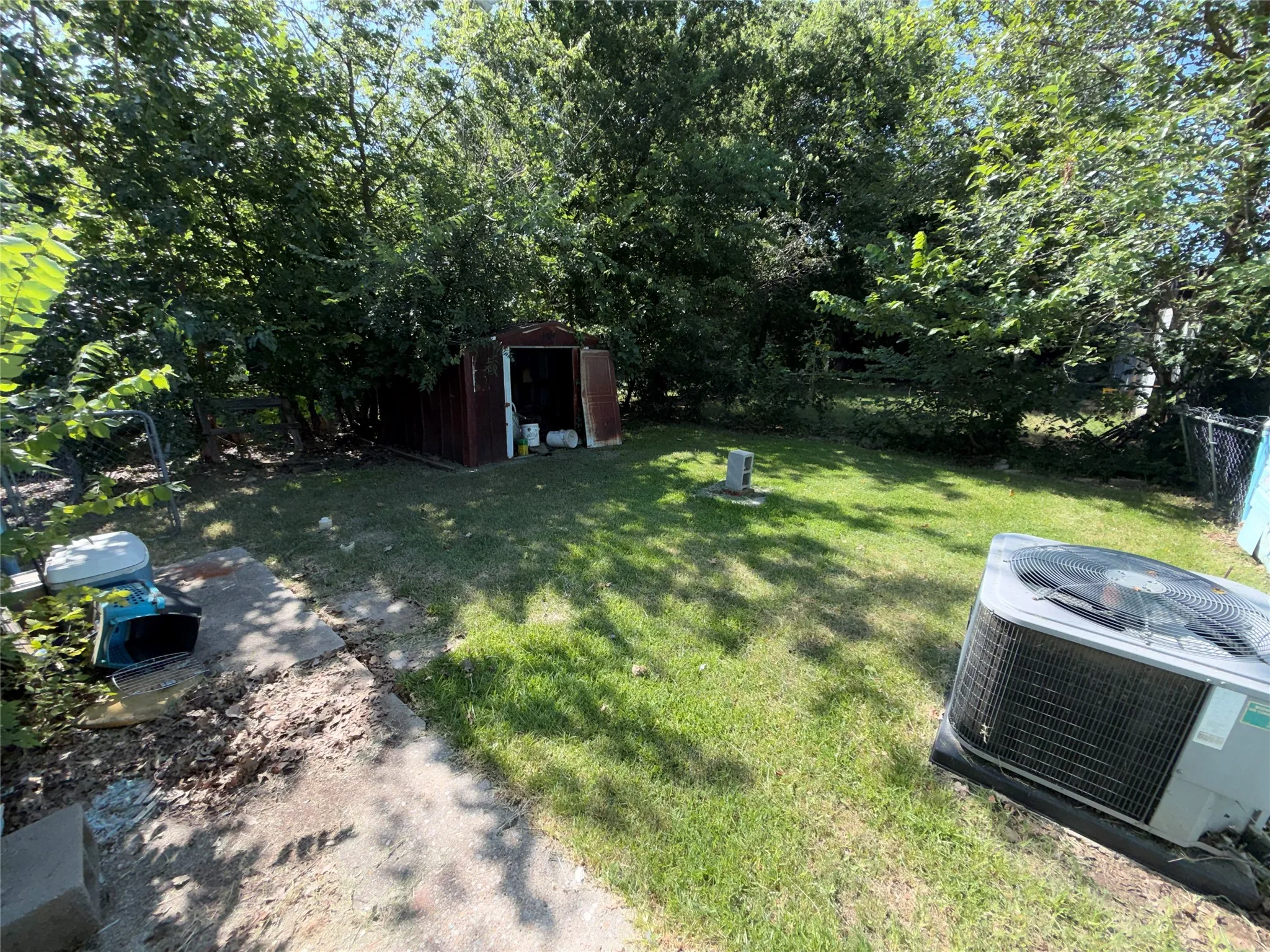 Single Family Residence For Sale in Grayson County , 616 White Street, Whitesboro, Texas 76273, 3 Bedroom, 2 Bathroom, Garage spaces, 1,520 Sqft, built in 1950, mls#21332046, Real Estate Agent in Whitesboro, Homes For Sale in Grayson county, Homes For Sale in Whitesboro, Realtor in Whitesboro Texas, Real Estate Brokerage Independent Realty Texas, Luminita Cordes Realtor