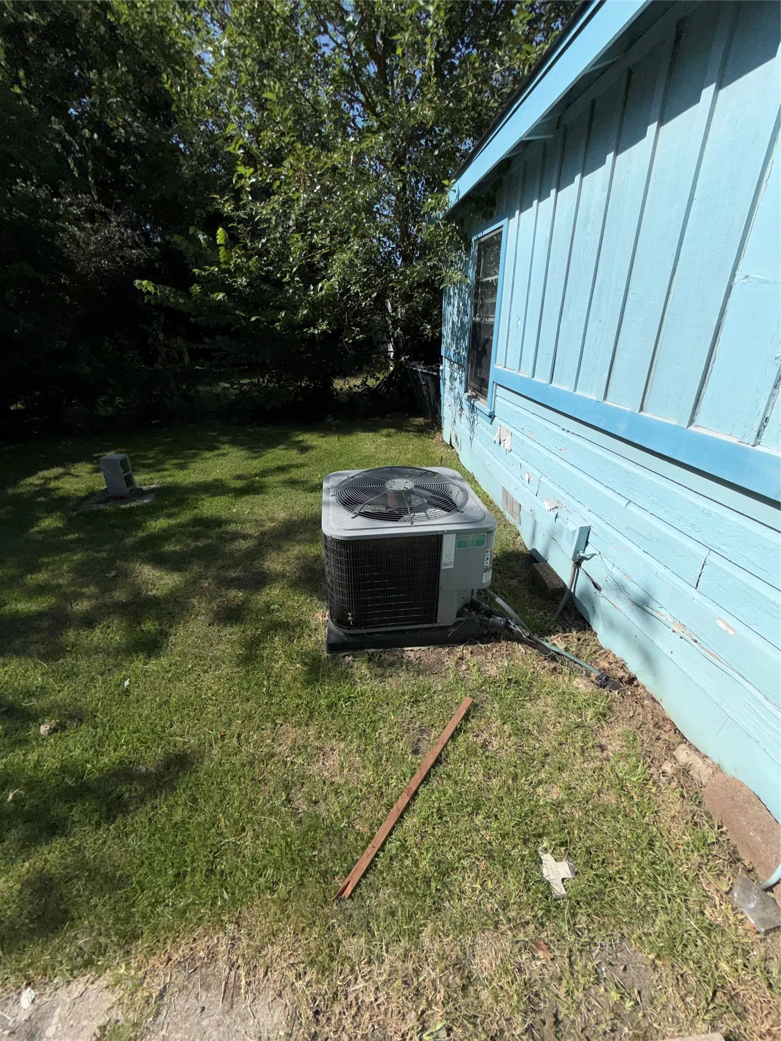 Single Family Residence For Sale in Grayson County , 616 White Street, Whitesboro, Texas 76273, 3 Bedroom, 2 Bathroom, Garage spaces, 1,520 Sqft, built in 1950, mls#21332046, Real Estate Agent in Whitesboro, Homes For Sale in Grayson county, Homes For Sale in Whitesboro, Realtor in Whitesboro Texas, Real Estate Brokerage Independent Realty Texas, Luminita Cordes Realtor
