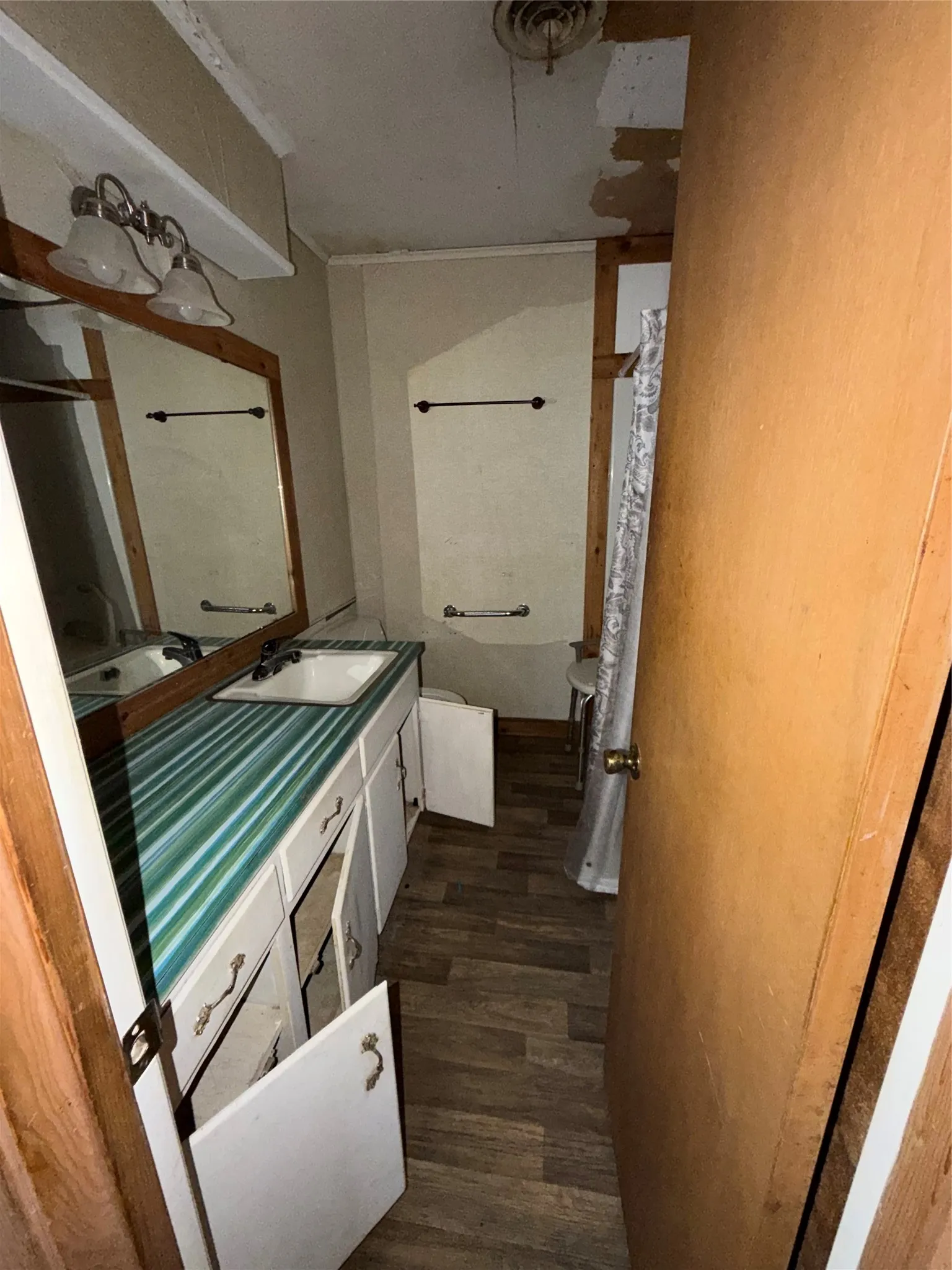 Single Family Residence For Sale in Grayson County , 616 White Street, Whitesboro, Texas 76273, 3 Bedroom, 2 Bathroom, Garage spaces, 1,520 Sqft, built in 1950, mls#21332046, Real Estate Agent in Whitesboro, Homes For Sale in Grayson county, Homes For Sale in Whitesboro, Realtor in Whitesboro Texas, Real Estate Brokerage Independent Realty Texas, Luminita Cordes Realtor