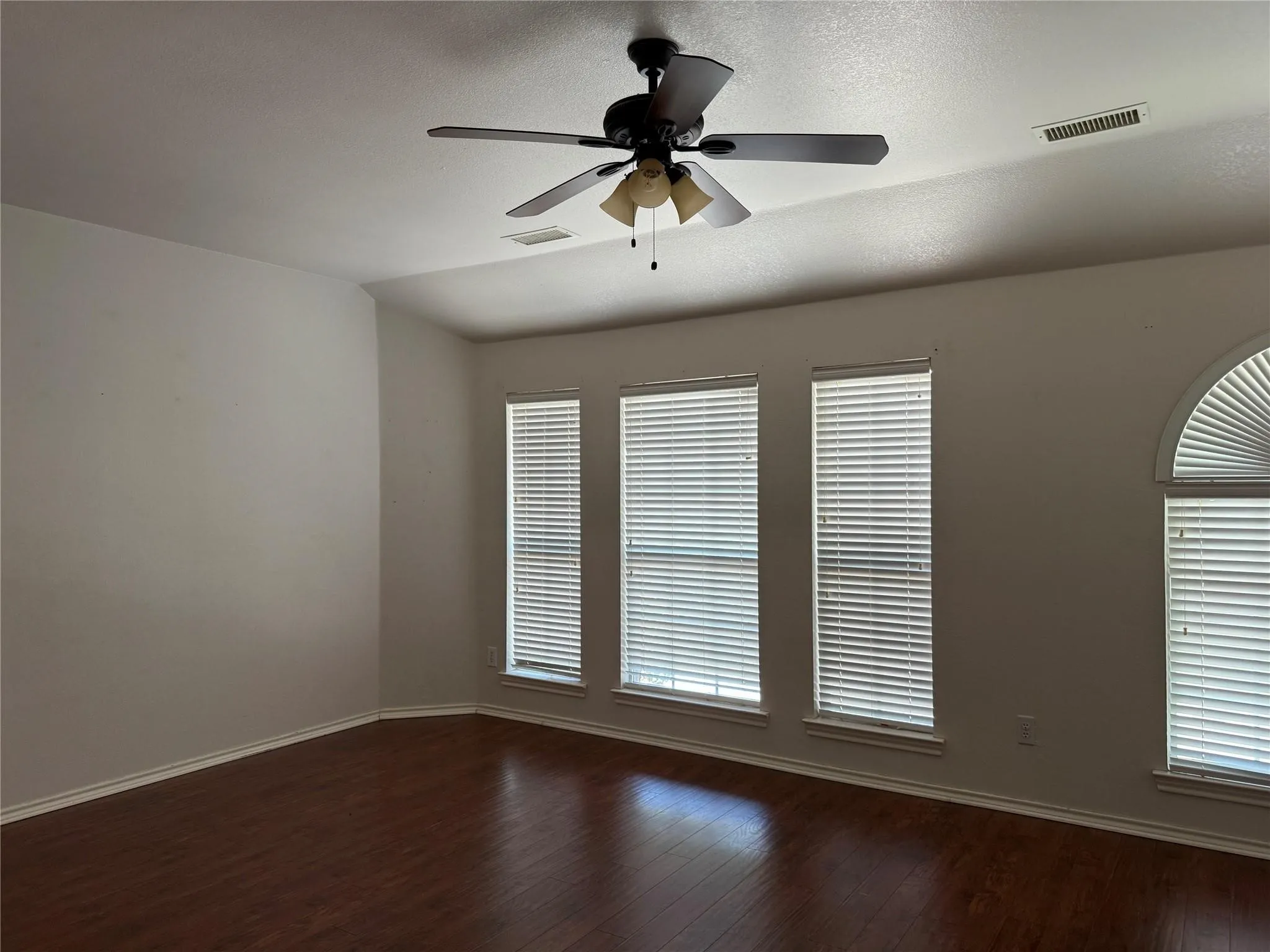 Single Family Residence For Rent in Collin County , 1209 Firewheel Place, Mc Kinney, Texas 75069, 4 Bedroom, 3 Bathroom, 2 Garage spaces, 3,064 Sqft, built in 2002, mls#21331389, Real Estate Agent in Mc Kinney, Homes For Rent in Collin county, Homes For Rent in Mc Kinney, Realtor in Mc Kinney Texas, Real Estate Brokerage Independent Realty Texas, Luminita Cordes Realtor