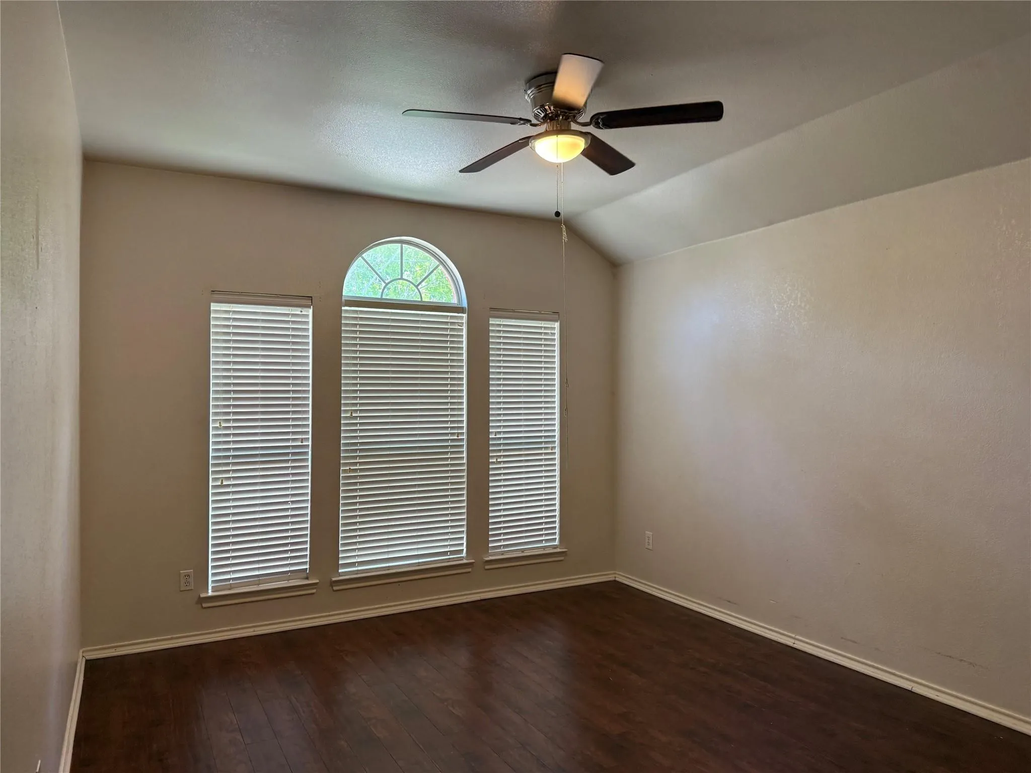 Single Family Residence For Rent in Collin County , 1209 Firewheel Place, Mc Kinney, Texas 75069, 4 Bedroom, 3 Bathroom, 2 Garage spaces, 3,064 Sqft, built in 2002, mls#21331389, Real Estate Agent in Mc Kinney, Homes For Rent in Collin county, Homes For Rent in Mc Kinney, Realtor in Mc Kinney Texas, Real Estate Brokerage Independent Realty Texas, Luminita Cordes Realtor