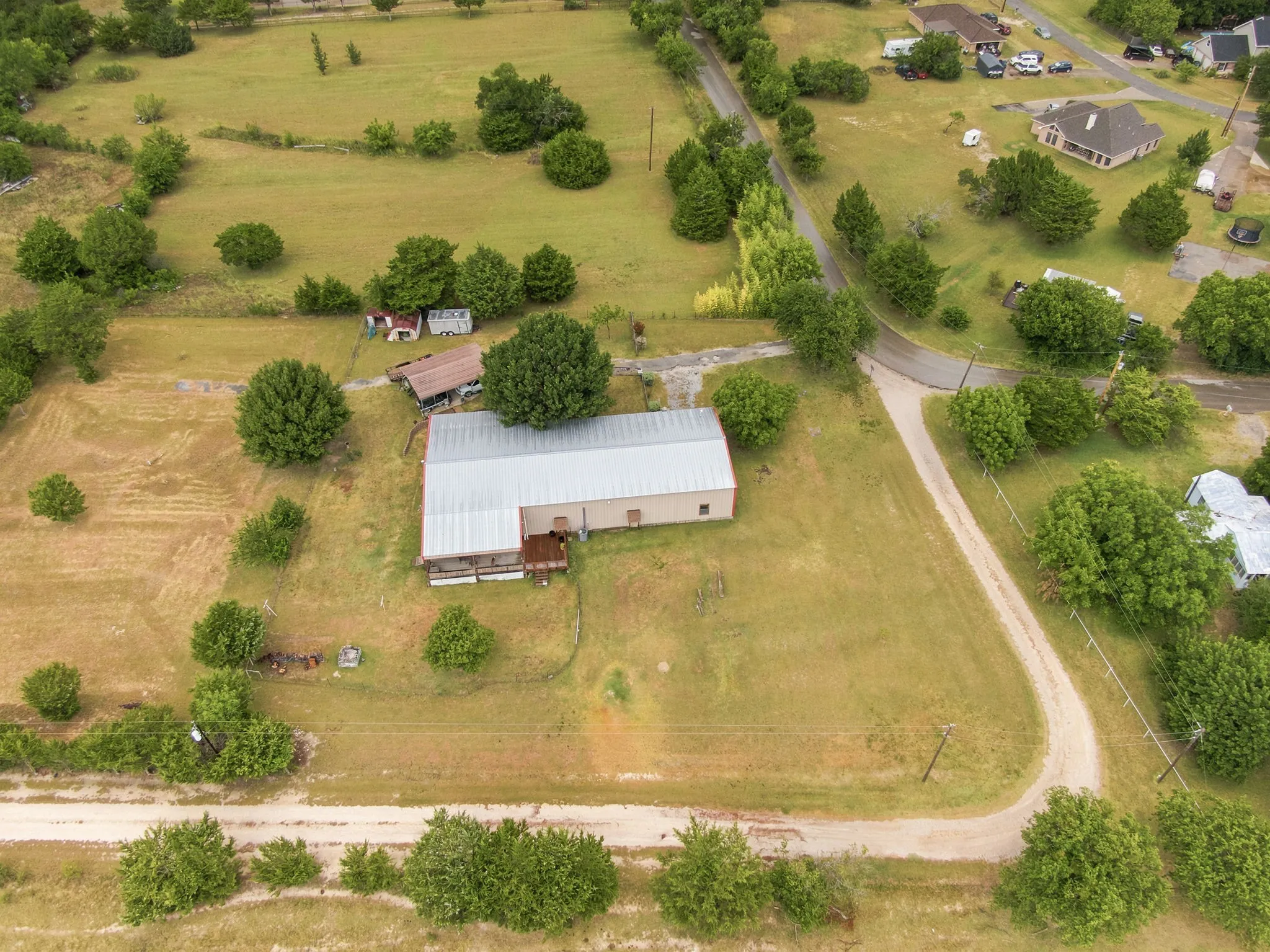 Single Family Residence For Sale in Ellis County , 5821 Waterworks Road, Midlothian, Texas 76065, 3 Bedroom, 2 Bathroom, 2 Garage spaces, 3,280 Sqft, built in 2008, mls#21331932, Real Estate Agent in Midlothian, Homes For Sale in Ellis county, Homes For Sale in Midlothian, Realtor in Midlothian Texas, Real Estate Brokerage Independent Realty Texas, Luminita Cordes Realtor