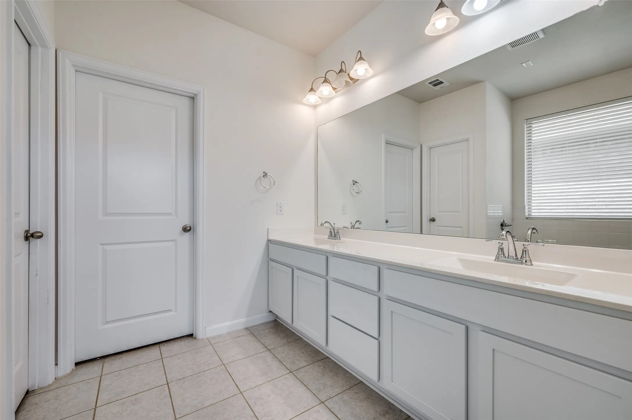 Single Family Residence For Rent in Denton County , 16309 Garden Drive, Celina, Texas 75009, 3 Bedroom, 2 Bathroom, 2 Garage spaces, 1,803 Sqft, built in 2021, mls#21332424, Real Estate Agent in Celina, Homes For Rent in Denton county, Homes For Rent in Celina, Realtor in Celina Texas, Real Estate Brokerage Independent Realty Texas, Luminita Cordes Realtor