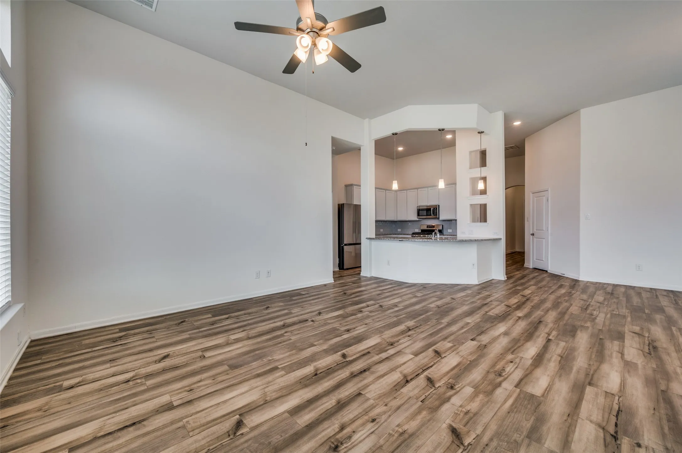 Single Family Residence For Rent in Denton County , 16309 Garden Drive, Celina, Texas 75009, 3 Bedroom, 2 Bathroom, 2 Garage spaces, 1,803 Sqft, built in 2021, mls#21332424, Real Estate Agent in Celina, Homes For Rent in Denton county, Homes For Rent in Celina, Realtor in Celina Texas, Real Estate Brokerage Independent Realty Texas, Luminita Cordes Realtor