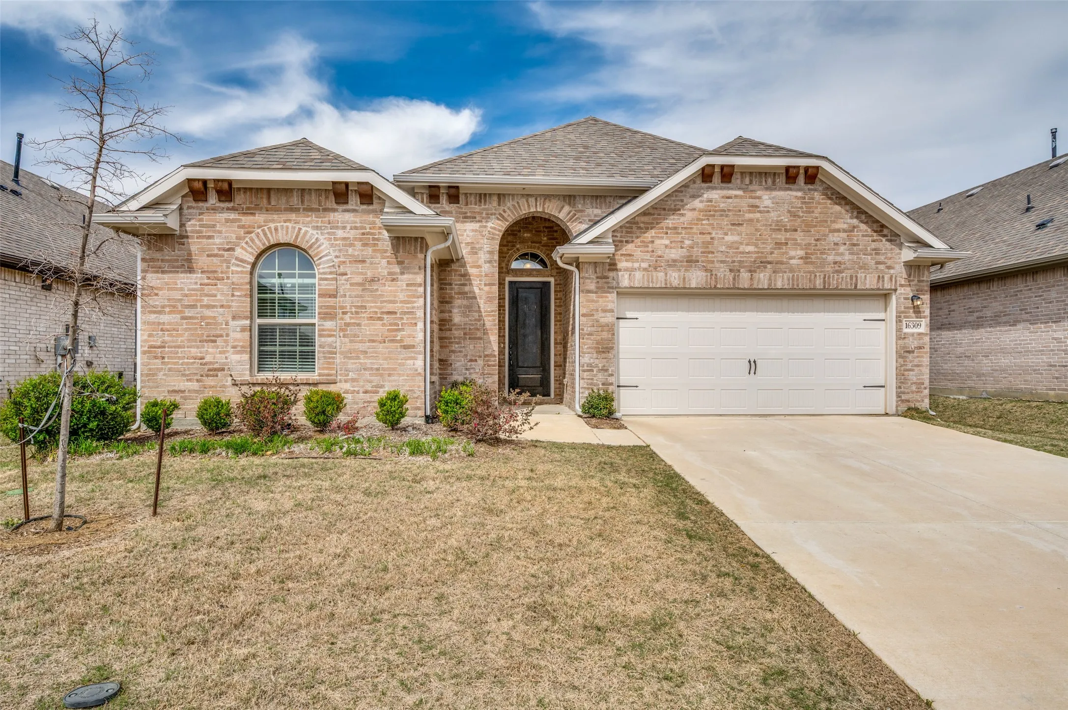 Single Family Residence For Rent in Denton County , 16309 Garden Drive, Celina, Texas 75009, 3 Bedroom, 2 Bathroom, 2 Garage spaces, 1,803 Sqft, built in 2021, mls#21332424, Real Estate Agent in Celina, Homes For Rent in Denton county, Homes For Rent in Celina, Realtor in Celina Texas, Real Estate Brokerage Independent Realty Texas, Luminita Cordes Realtor