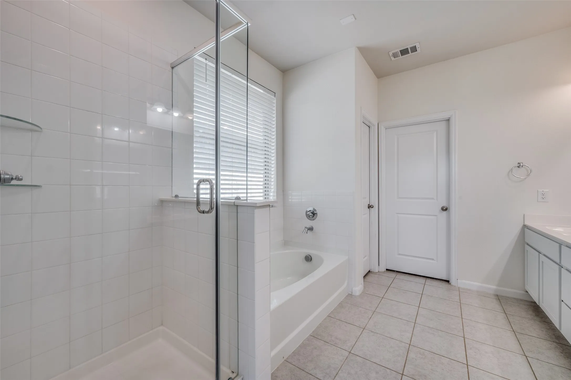 Single Family Residence For Rent in Denton County , 16309 Garden Drive, Celina, Texas 75009, 3 Bedroom, 2 Bathroom, 2 Garage spaces, 1,803 Sqft, built in 2021, mls#21332424, Real Estate Agent in Celina, Homes For Rent in Denton county, Homes For Rent in Celina, Realtor in Celina Texas, Real Estate Brokerage Independent Realty Texas, Luminita Cordes Realtor