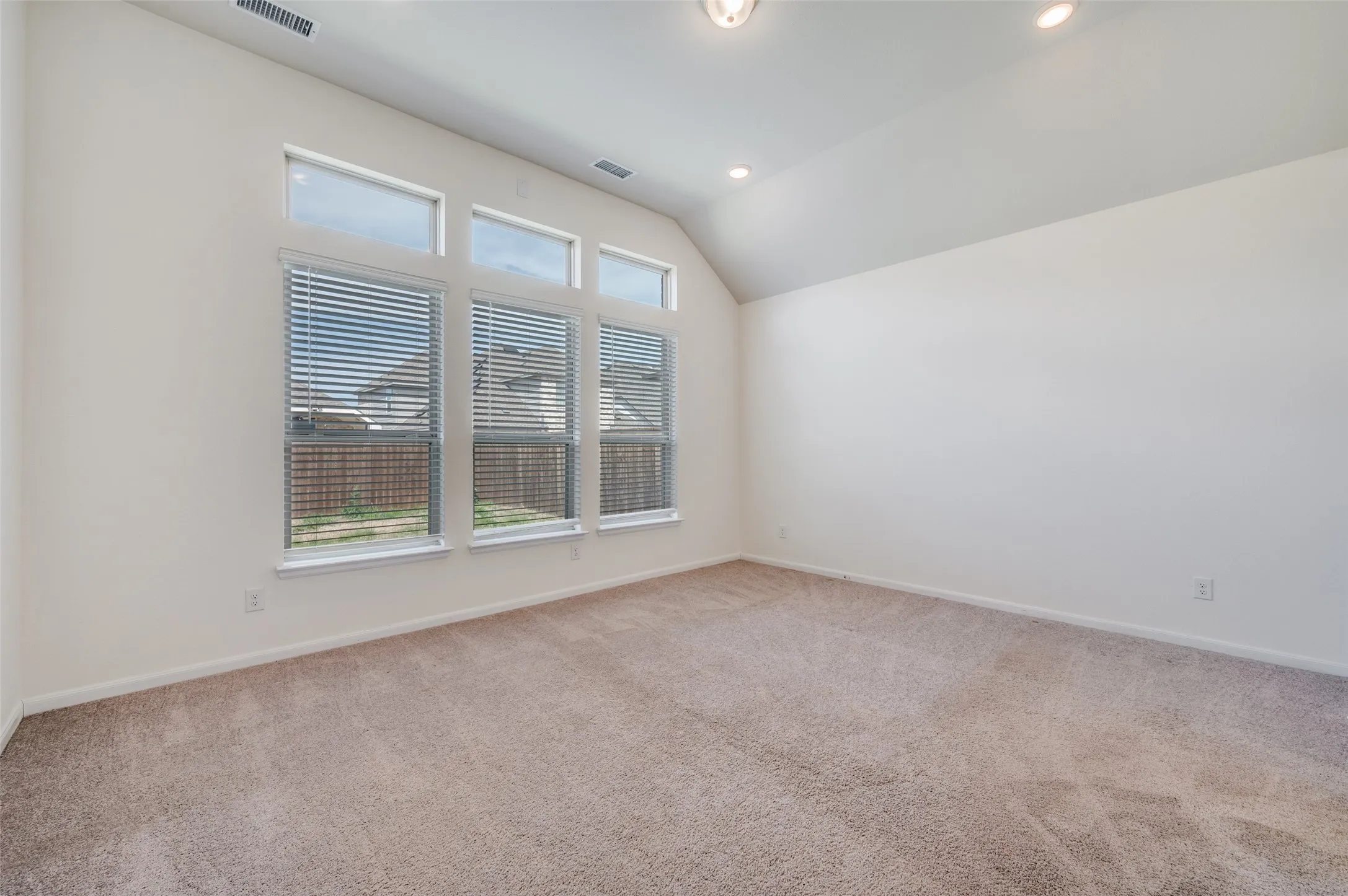Single Family Residence For Rent in Denton County , 16309 Garden Drive, Celina, Texas 75009, 3 Bedroom, 2 Bathroom, 2 Garage spaces, 1,803 Sqft, built in 2021, mls#21332424, Real Estate Agent in Celina, Homes For Rent in Denton county, Homes For Rent in Celina, Realtor in Celina Texas, Real Estate Brokerage Independent Realty Texas, Luminita Cordes Realtor