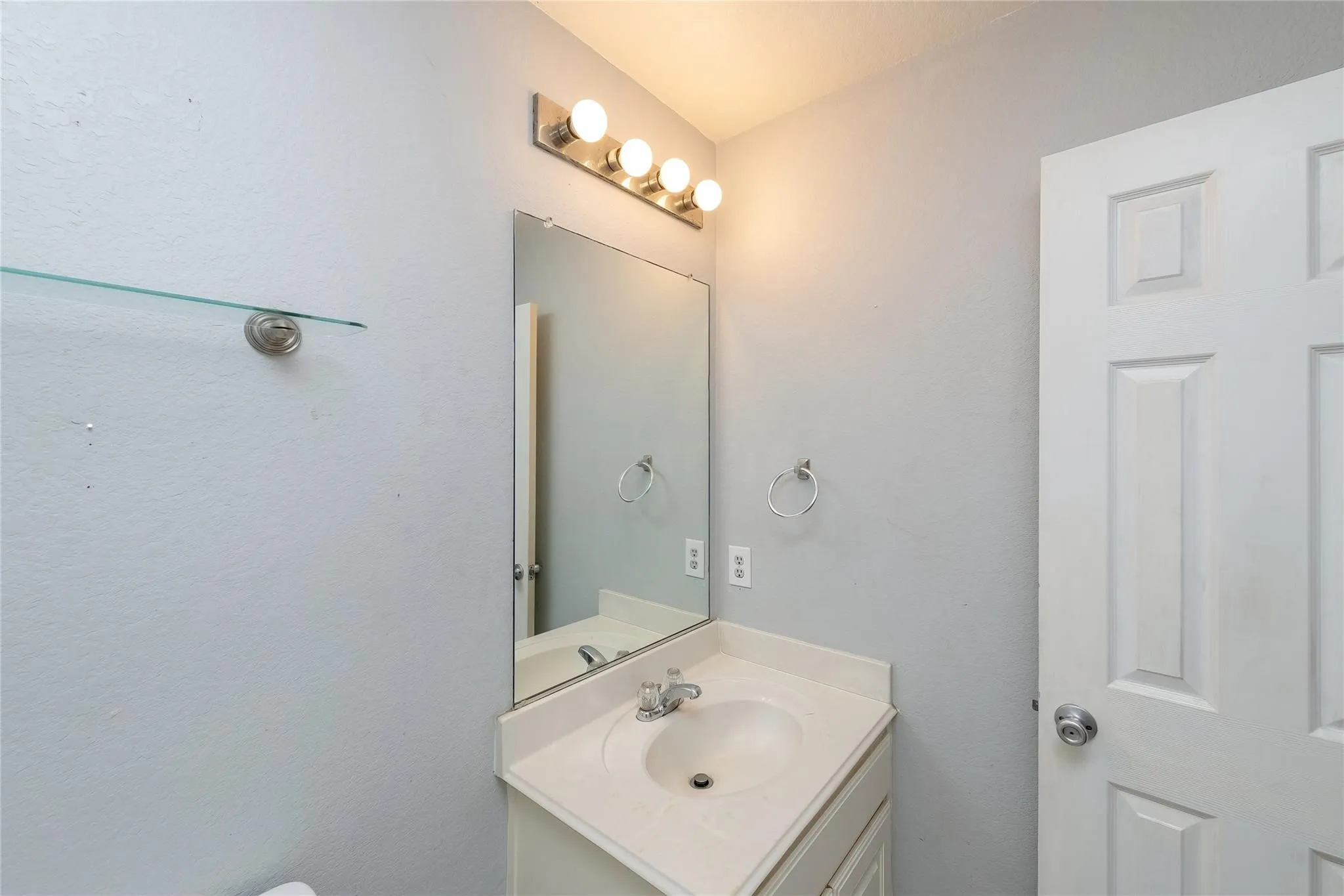 Single Family Residence For Rent in Collin County , 306 Tarpan Trail, Celina, Texas 75009, 4 Bedroom, 2 Bathroom, 2 Garage spaces, 2,002 Sqft, built in 2005, mls#21331345, Real Estate Agent in Celina, Homes For Rent in Collin county, Homes For Rent in Celina, Realtor in Celina Texas, Real Estate Brokerage Independent Realty Texas, Luminita Cordes Realtor