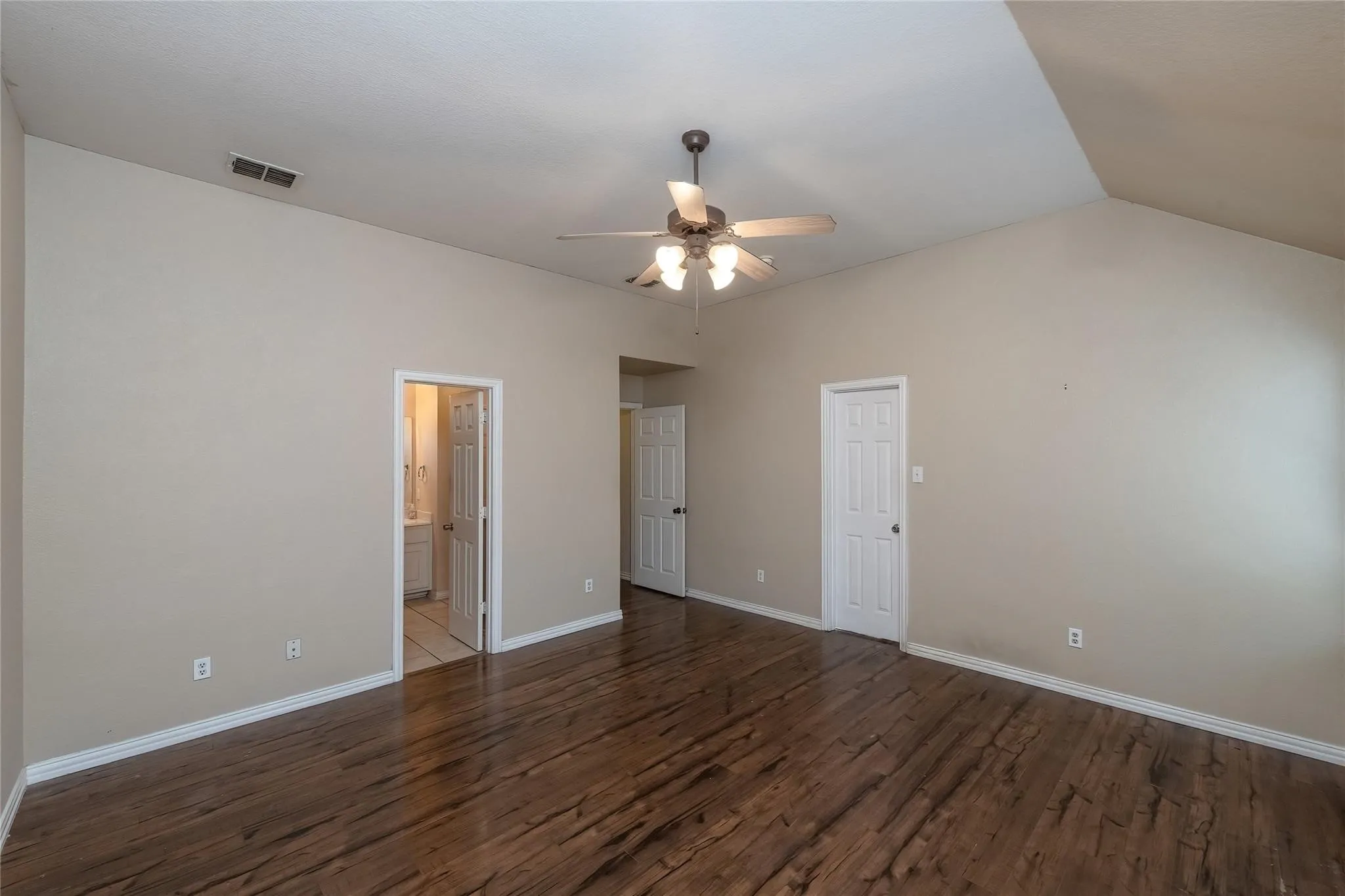 Single Family Residence For Rent in Collin County , 306 Tarpan Trail, Celina, Texas 75009, 4 Bedroom, 2 Bathroom, 2 Garage spaces, 2,002 Sqft, built in 2005, mls#21331345, Real Estate Agent in Celina, Homes For Rent in Collin county, Homes For Rent in Celina, Realtor in Celina Texas, Real Estate Brokerage Independent Realty Texas, Luminita Cordes Realtor