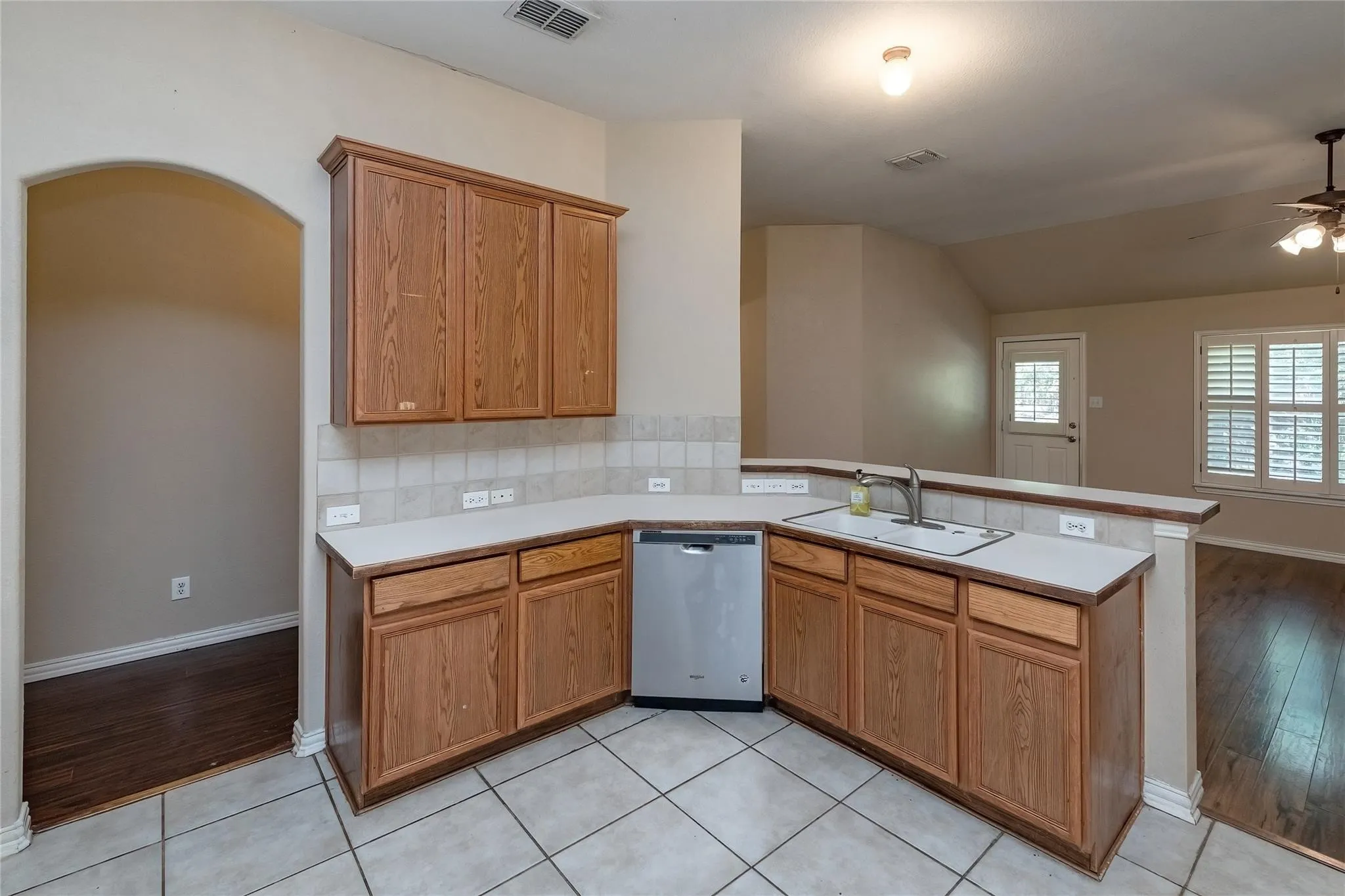 Single Family Residence For Rent in Collin County , 306 Tarpan Trail, Celina, Texas 75009, 4 Bedroom, 2 Bathroom, 2 Garage spaces, 2,002 Sqft, built in 2005, mls#21331345, Real Estate Agent in Celina, Homes For Rent in Collin county, Homes For Rent in Celina, Realtor in Celina Texas, Real Estate Brokerage Independent Realty Texas, Luminita Cordes Realtor