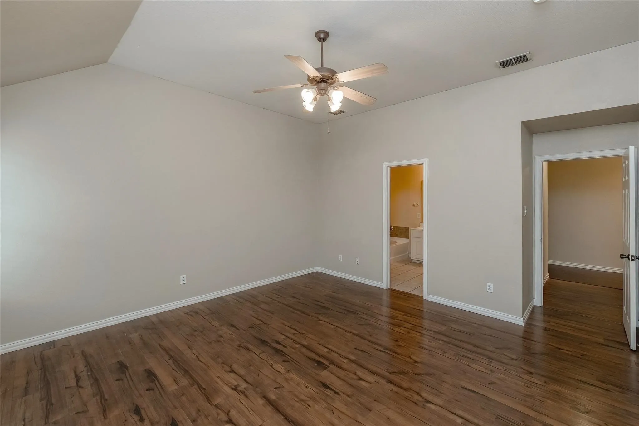 Single Family Residence For Rent in Collin County , 306 Tarpan Trail, Celina, Texas 75009, 4 Bedroom, 2 Bathroom, 2 Garage spaces, 2,002 Sqft, built in 2005, mls#21331345, Real Estate Agent in Celina, Homes For Rent in Collin county, Homes For Rent in Celina, Realtor in Celina Texas, Real Estate Brokerage Independent Realty Texas, Luminita Cordes Realtor