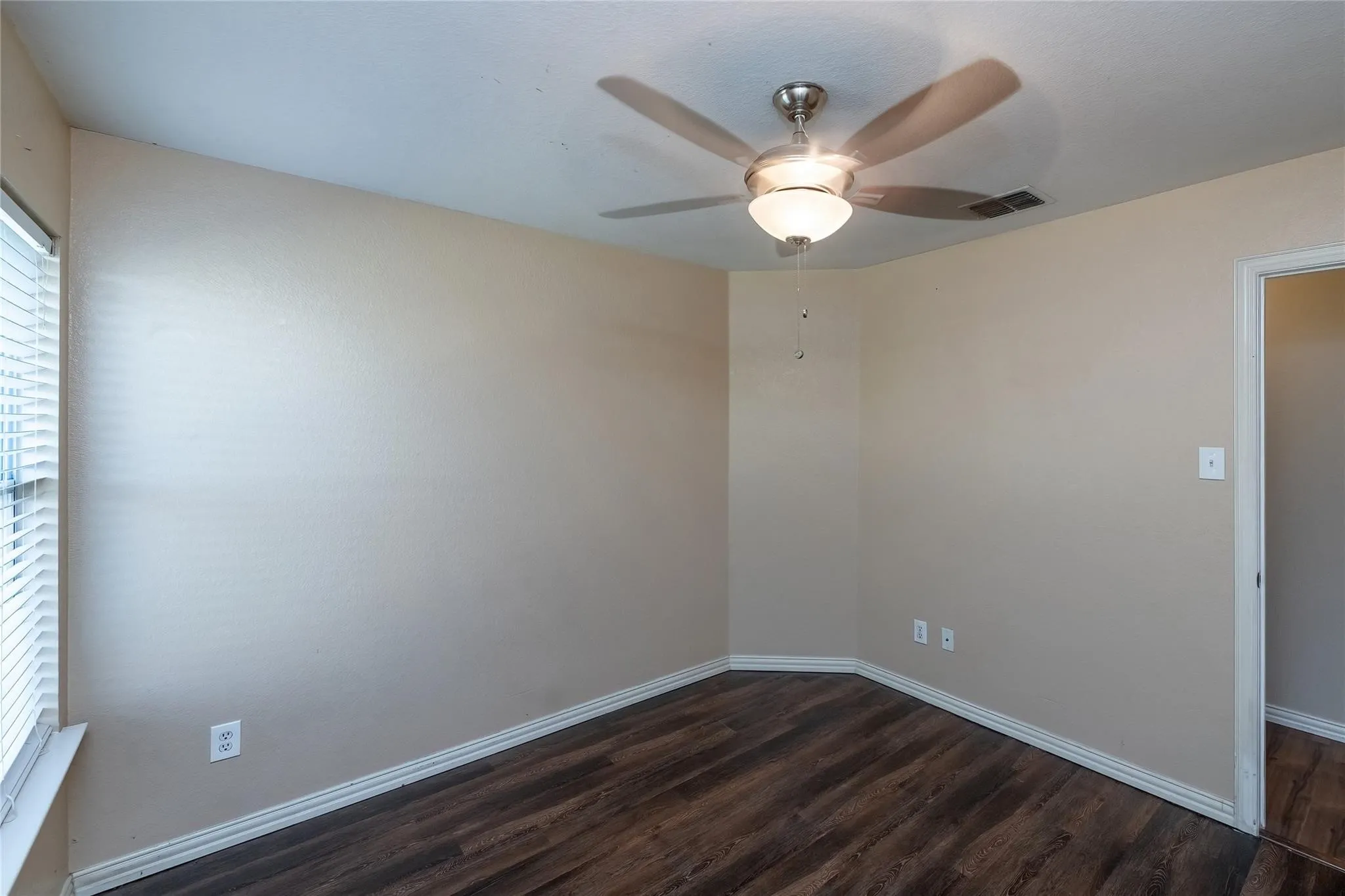 Single Family Residence For Rent in Collin County , 306 Tarpan Trail, Celina, Texas 75009, 4 Bedroom, 2 Bathroom, 2 Garage spaces, 2,002 Sqft, built in 2005, mls#21331345, Real Estate Agent in Celina, Homes For Rent in Collin county, Homes For Rent in Celina, Realtor in Celina Texas, Real Estate Brokerage Independent Realty Texas, Luminita Cordes Realtor