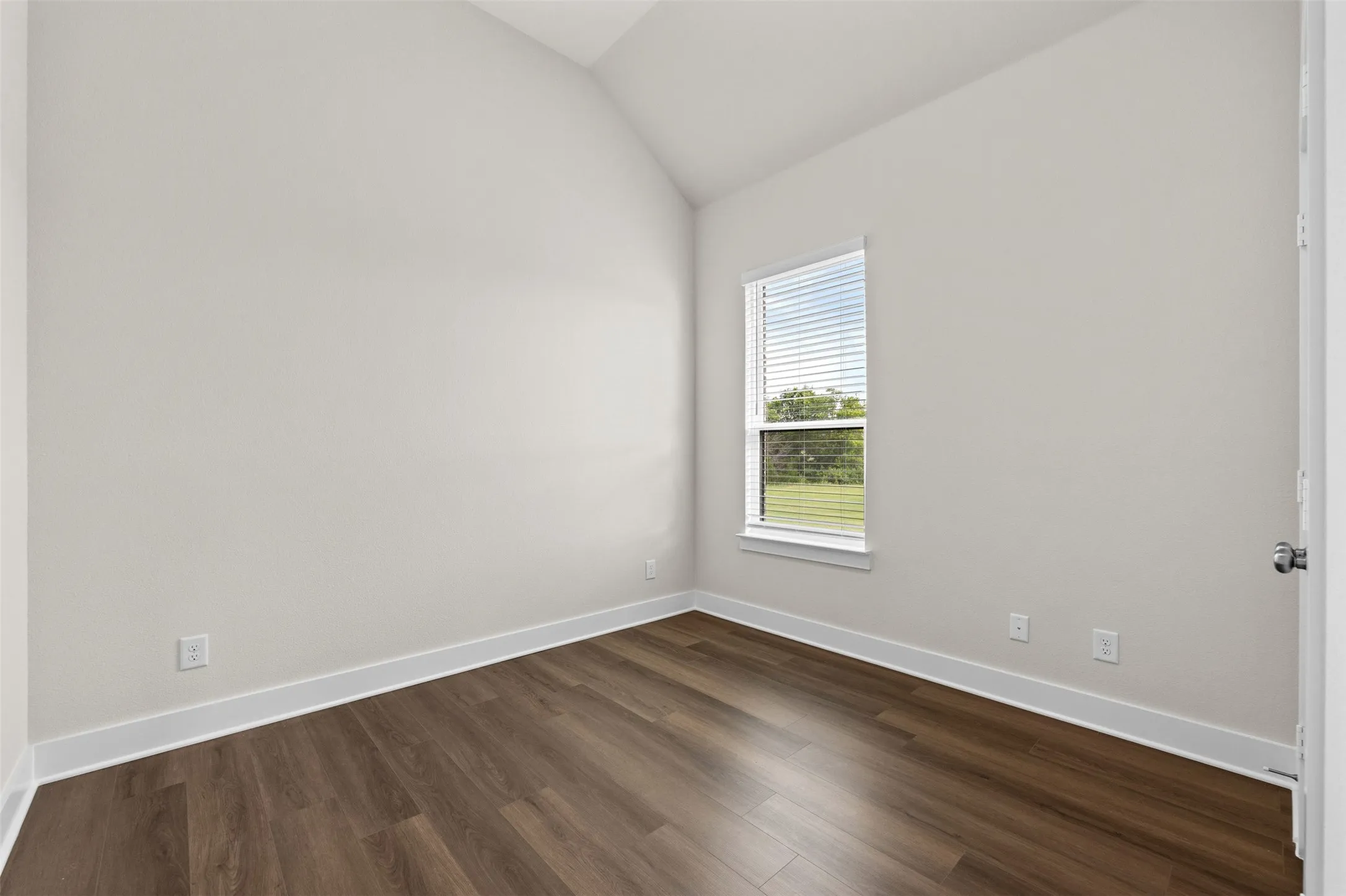 Single Family Residence For Sale in Ellis County , 552 Holiday Avenue, Waxahachie, Texas 75165, 3 Bedroom, 3 Bathroom, 2 Garage spaces, 2,934 Sqft, built in 2026, mls#21332016, Real Estate Agent in Waxahachie, Homes For Sale in Ellis county, Homes For Sale in Waxahachie, Realtor in Waxahachie Texas, Real Estate Brokerage Independent Realty Texas, Luminita Cordes Realtor