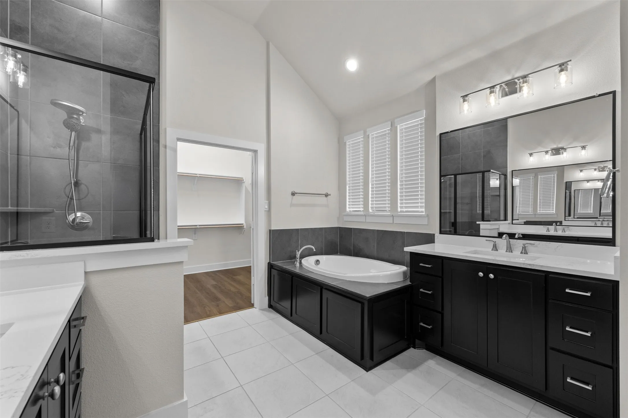 Single Family Residence For Sale in Ellis County , 552 Holiday Avenue, Waxahachie, Texas 75165, 3 Bedroom, 3 Bathroom, 2 Garage spaces, 2,934 Sqft, built in 2026, mls#21332016, Real Estate Agent in Waxahachie, Homes For Sale in Ellis county, Homes For Sale in Waxahachie, Realtor in Waxahachie Texas, Real Estate Brokerage Independent Realty Texas, Luminita Cordes Realtor