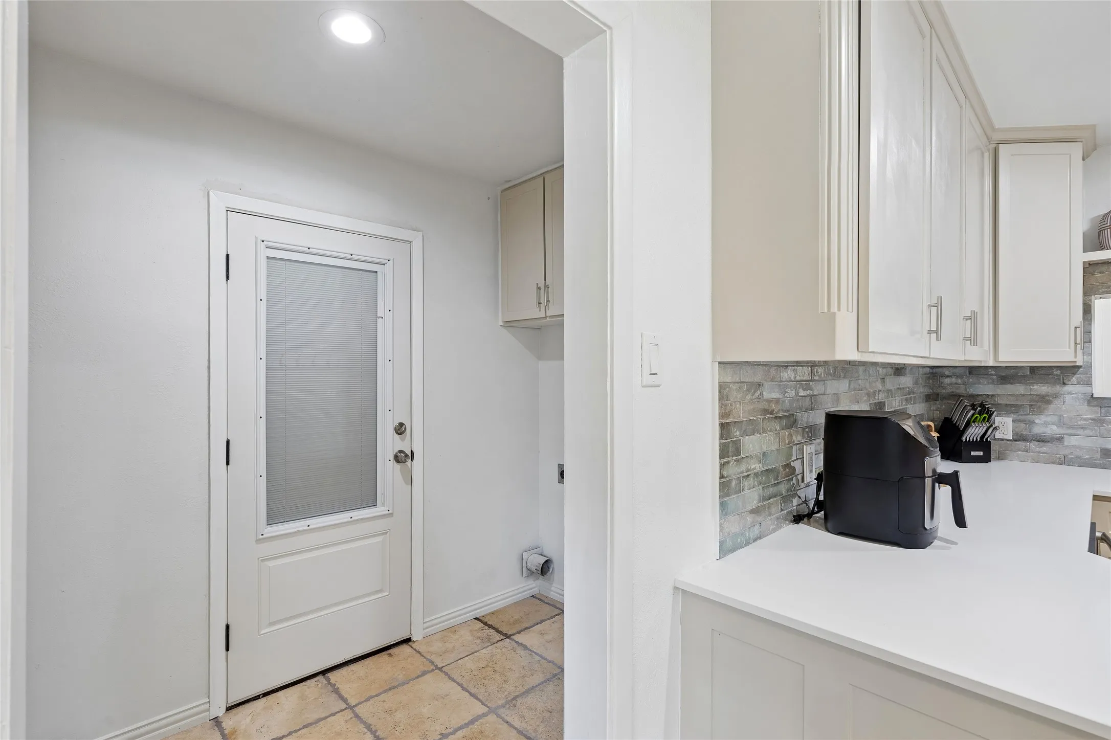 Single Family Residence For Sale in Tarrant County , 5012 Westhaven Drive, Fort Worth, Texas 76132, 3 Bedroom, 2 Bathroom, 2 Garage spaces, 2,046 Sqft, built in 1964, mls#21330868, Real Estate Agent in Fort Worth, Homes For Sale in Tarrant county, Homes For Sale in Fort Worth, Realtor in Fort Worth Texas, Real Estate Brokerage Independent Realty Texas, Luminita Cordes Realtor