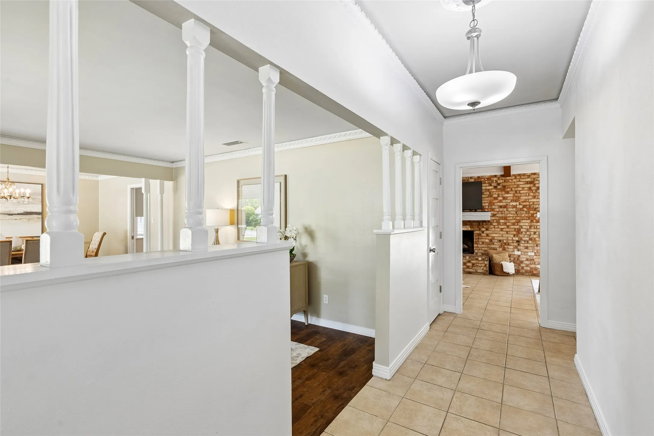 Single Family Residence For Sale in Tarrant County , 5012 Westhaven Drive, Fort Worth, Texas 76132, 3 Bedroom, 2 Bathroom, 2 Garage spaces, 2,046 Sqft, built in 1964, mls#21330868, Real Estate Agent in Fort Worth, Homes For Sale in Tarrant county, Homes For Sale in Fort Worth, Realtor in Fort Worth Texas, Real Estate Brokerage Independent Realty Texas, Luminita Cordes Realtor