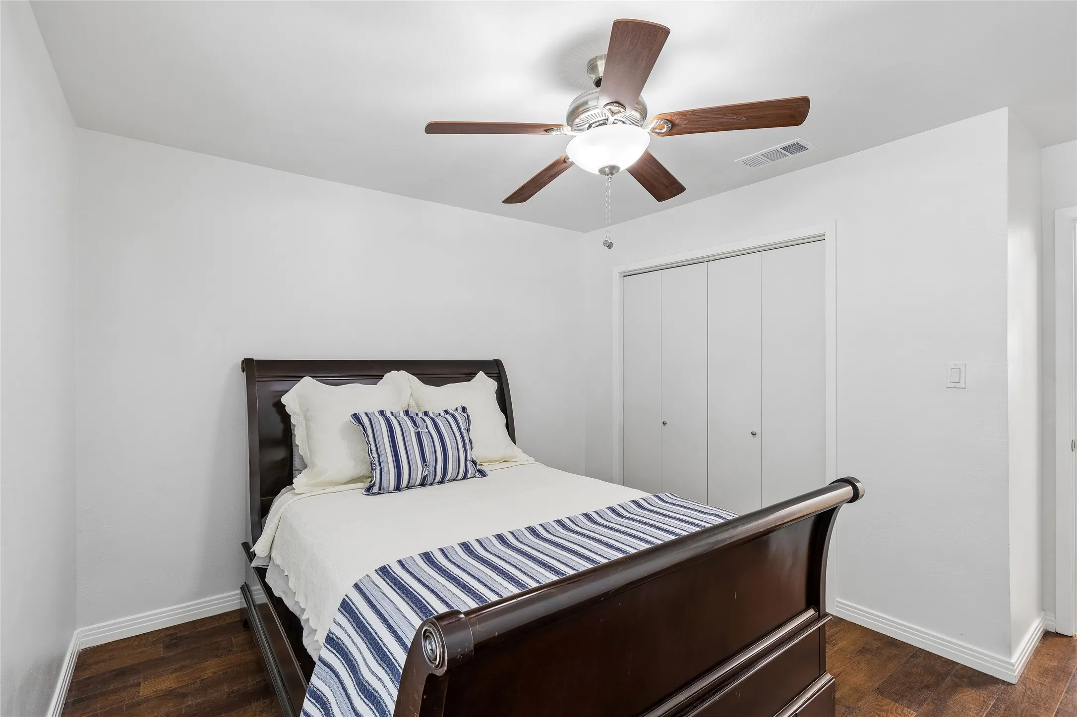 Single Family Residence For Sale in Tarrant County , 5012 Westhaven Drive, Fort Worth, Texas 76132, 3 Bedroom, 2 Bathroom, 2 Garage spaces, 2,046 Sqft, built in 1964, mls#21330868, Real Estate Agent in Fort Worth, Homes For Sale in Tarrant county, Homes For Sale in Fort Worth, Realtor in Fort Worth Texas, Real Estate Brokerage Independent Realty Texas, Luminita Cordes Realtor