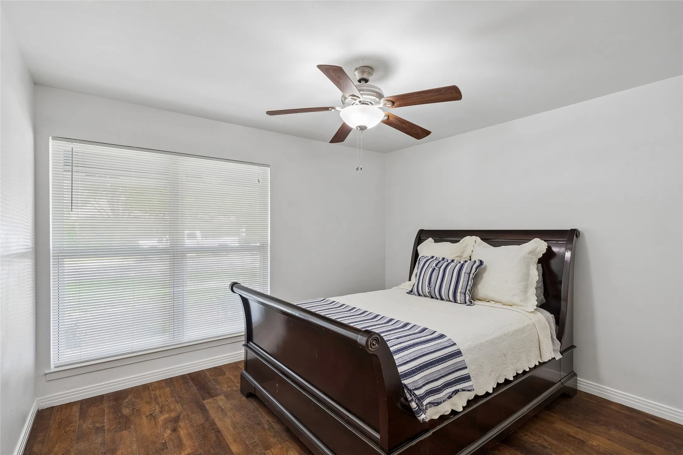 Single Family Residence For Sale in Tarrant County , 5012 Westhaven Drive, Fort Worth, Texas 76132, 3 Bedroom, 2 Bathroom, 2 Garage spaces, 2,046 Sqft, built in 1964, mls#21330868, Real Estate Agent in Fort Worth, Homes For Sale in Tarrant county, Homes For Sale in Fort Worth, Realtor in Fort Worth Texas, Real Estate Brokerage Independent Realty Texas, Luminita Cordes Realtor