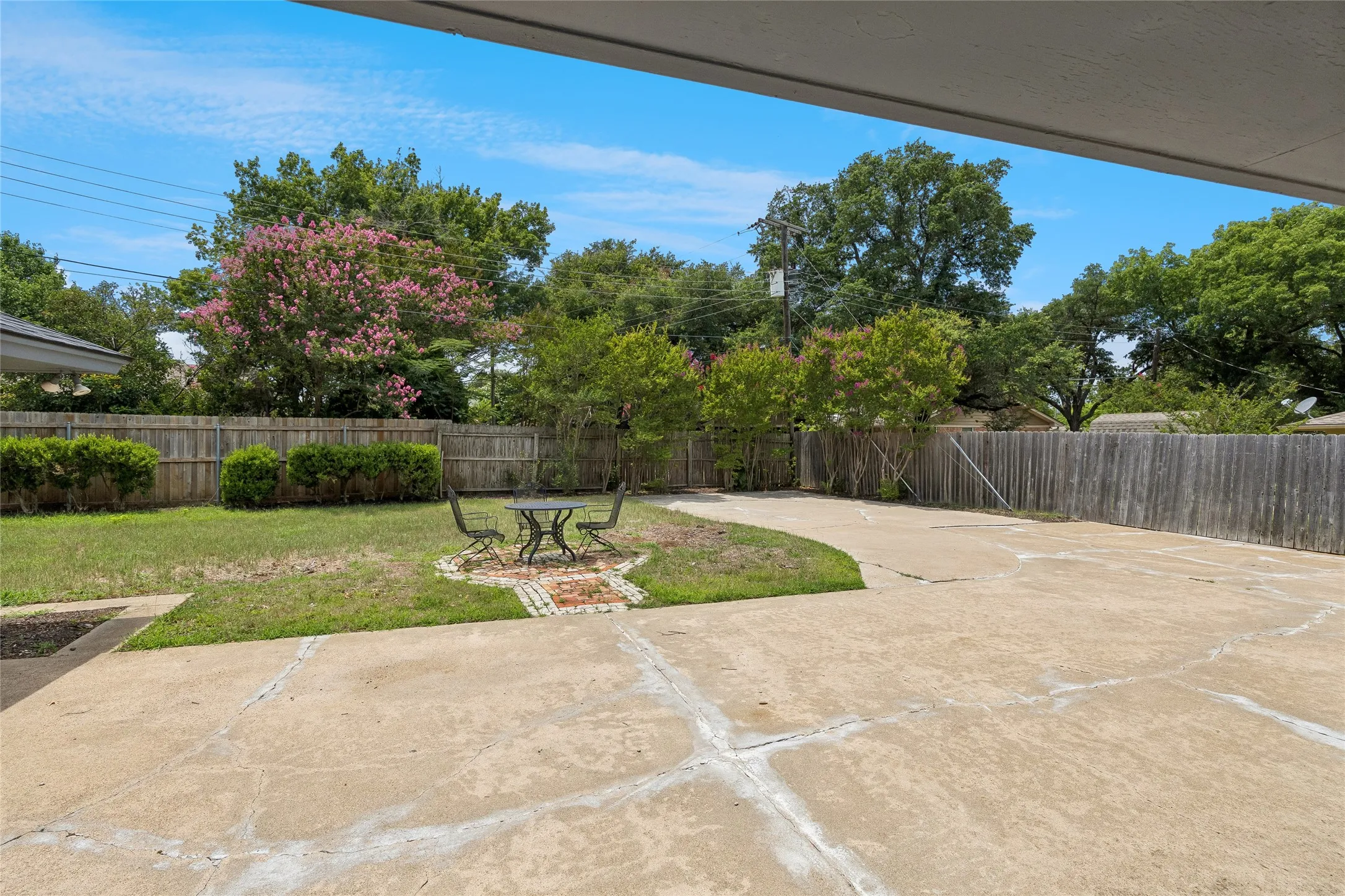 Single Family Residence For Sale in Tarrant County , 5012 Westhaven Drive, Fort Worth, Texas 76132, 3 Bedroom, 2 Bathroom, 2 Garage spaces, 2,046 Sqft, built in 1964, mls#21330868, Real Estate Agent in Fort Worth, Homes For Sale in Tarrant county, Homes For Sale in Fort Worth, Realtor in Fort Worth Texas, Real Estate Brokerage Independent Realty Texas, Luminita Cordes Realtor