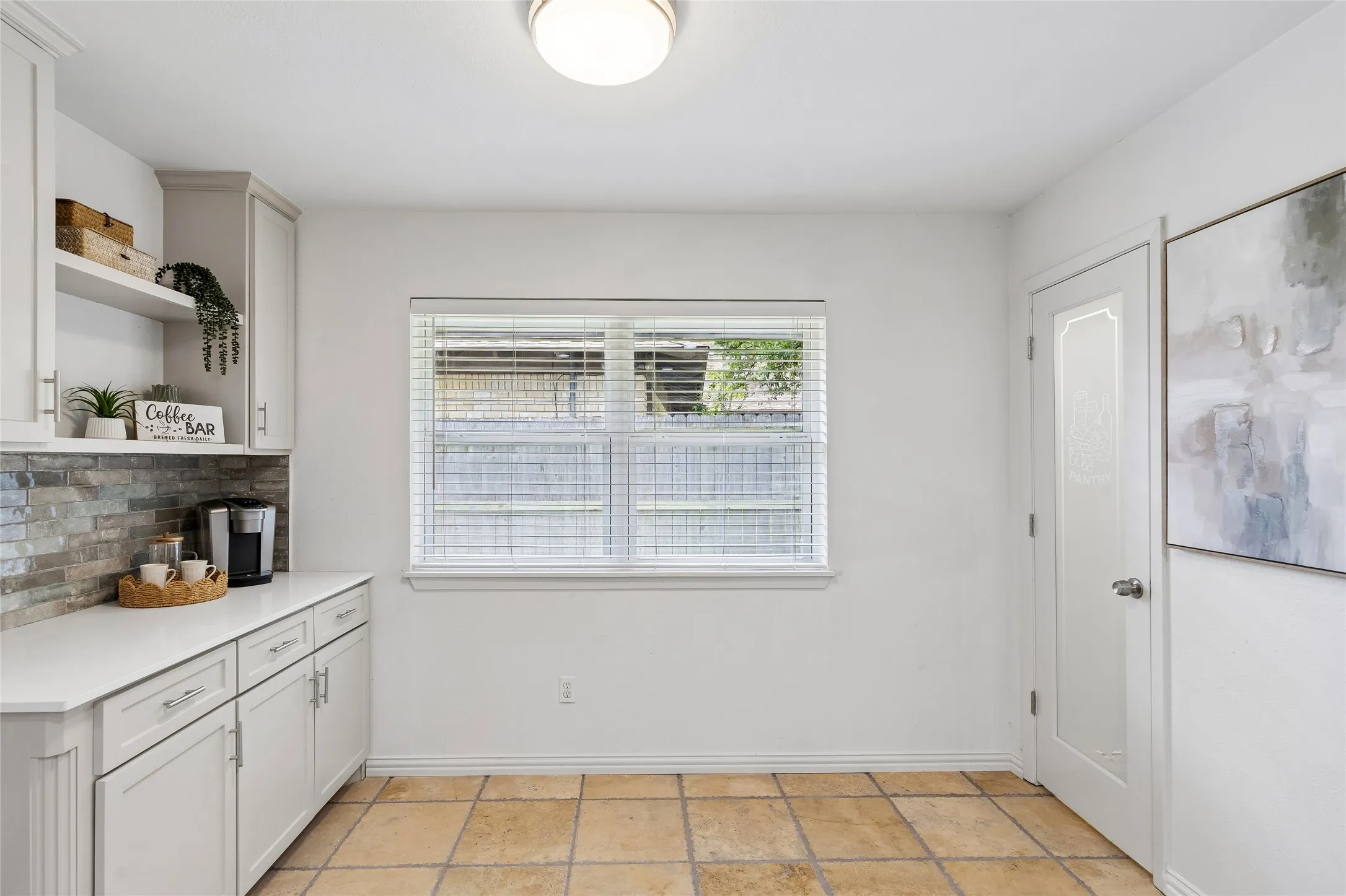 Single Family Residence For Sale in Tarrant County , 5012 Westhaven Drive, Fort Worth, Texas 76132, 3 Bedroom, 2 Bathroom, 2 Garage spaces, 2,046 Sqft, built in 1964, mls#21330868, Real Estate Agent in Fort Worth, Homes For Sale in Tarrant county, Homes For Sale in Fort Worth, Realtor in Fort Worth Texas, Real Estate Brokerage Independent Realty Texas, Luminita Cordes Realtor