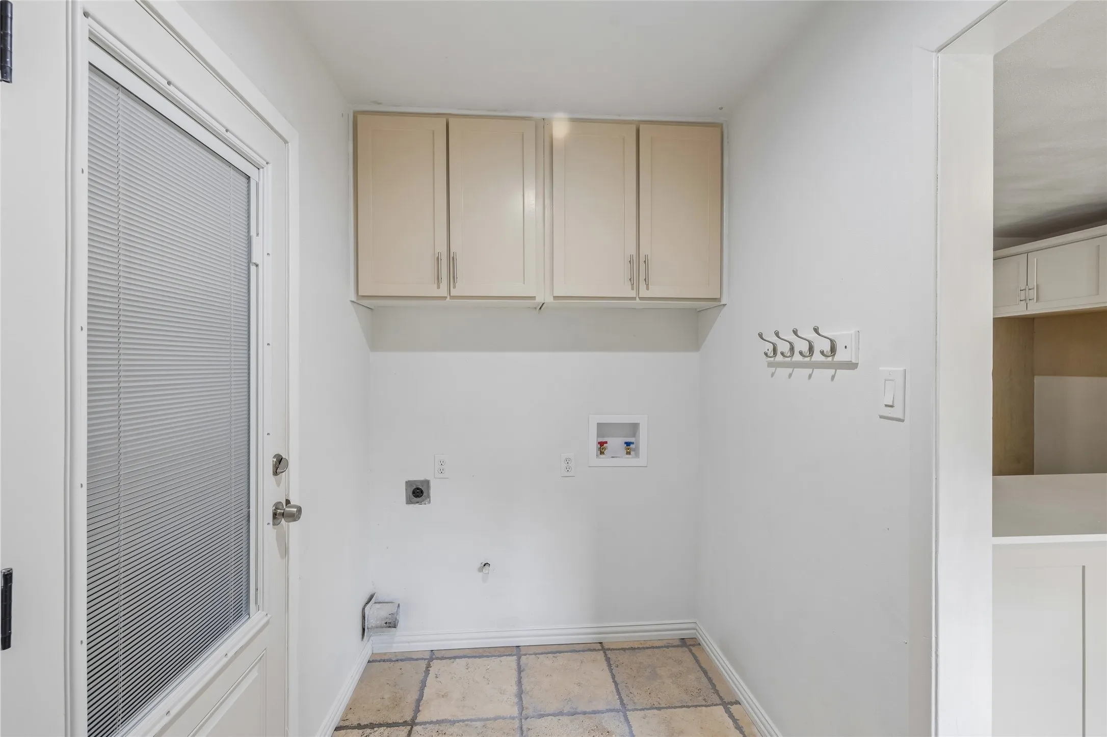 Single Family Residence For Sale in Tarrant County , 5012 Westhaven Drive, Fort Worth, Texas 76132, 3 Bedroom, 2 Bathroom, 2 Garage spaces, 2,046 Sqft, built in 1964, mls#21330868, Real Estate Agent in Fort Worth, Homes For Sale in Tarrant county, Homes For Sale in Fort Worth, Realtor in Fort Worth Texas, Real Estate Brokerage Independent Realty Texas, Luminita Cordes Realtor