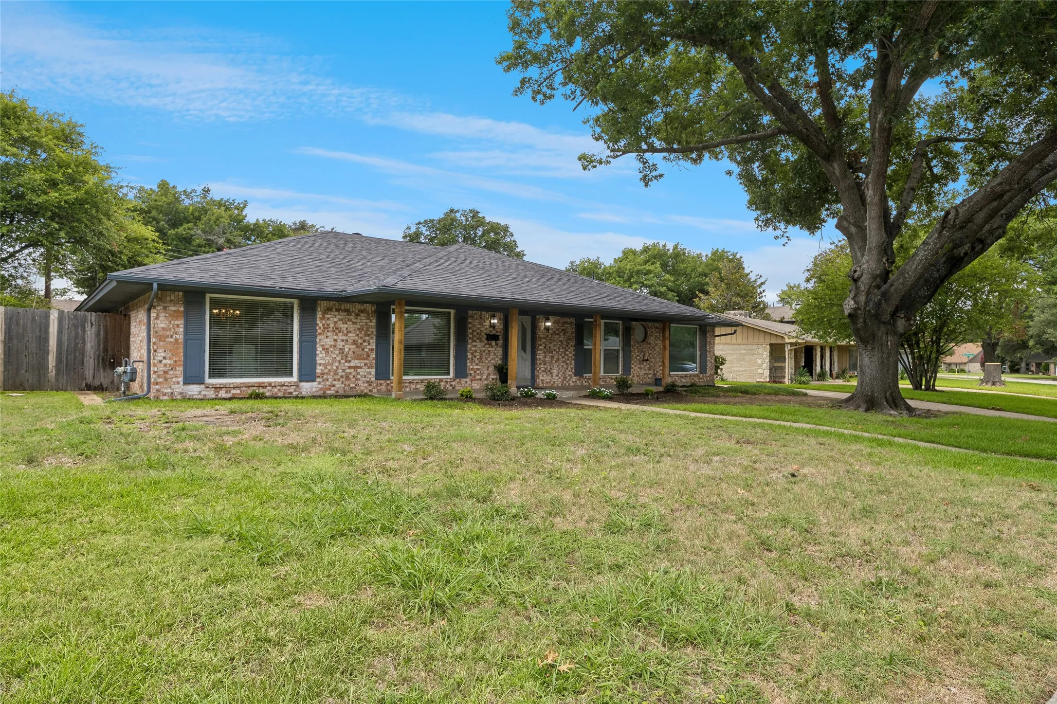 Single Family Residence For Sale in Tarrant County , 5012 Westhaven Drive, Fort Worth, Texas 76132, 3 Bedroom, 2 Bathroom, 2 Garage spaces, 2,046 Sqft, built in 1964, mls#21330868, Real Estate Agent in Fort Worth, Homes For Sale in Tarrant county, Homes For Sale in Fort Worth, Realtor in Fort Worth Texas, Real Estate Brokerage Independent Realty Texas, Luminita Cordes Realtor