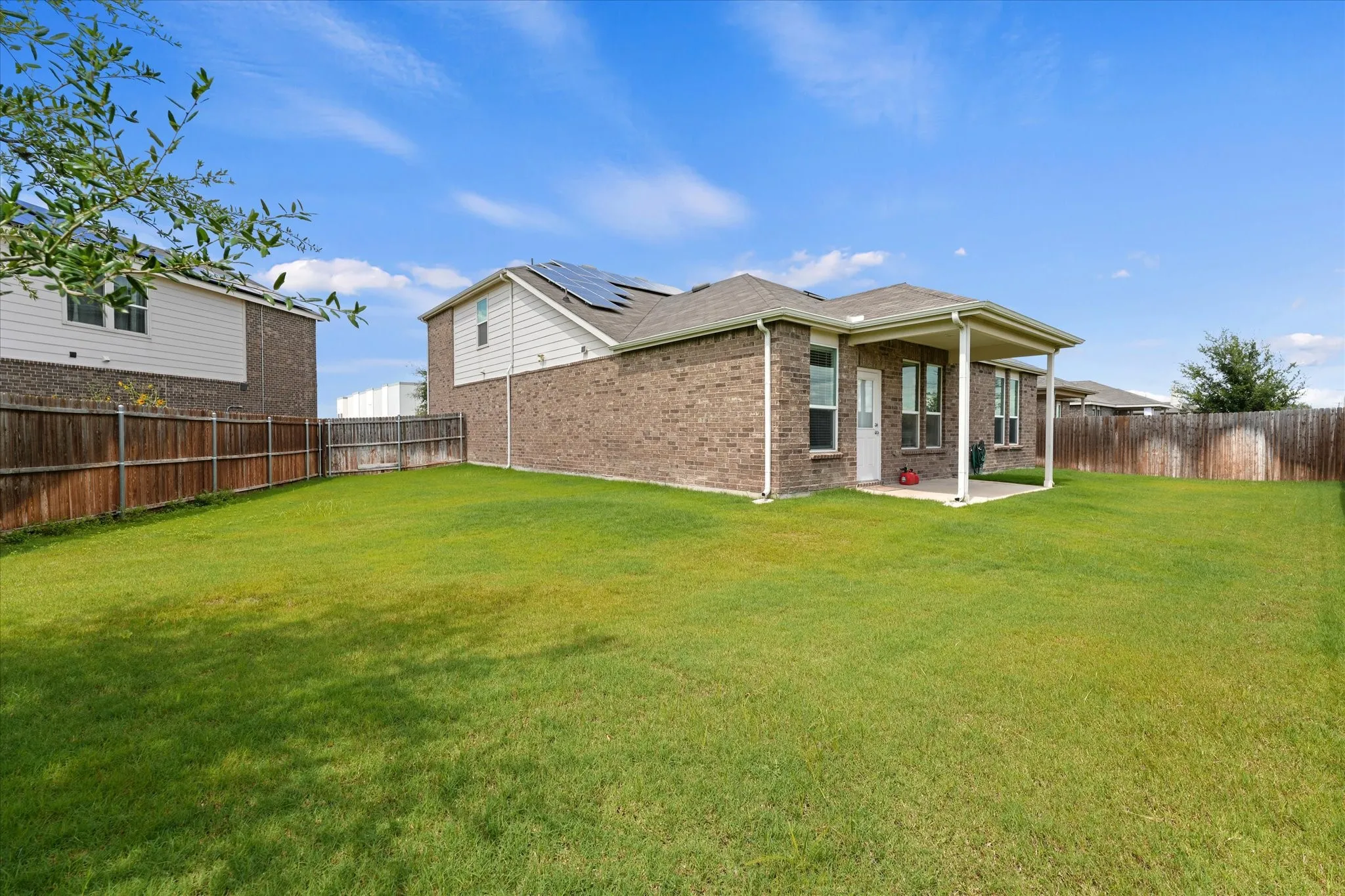 Single Family Residence For Sale in Tarrant County , 824 Lemongrass Court, Fort Worth, Texas 76131, 4 Bedroom, 3 Bathroom, 2 Garage spaces, 2,876 Sqft, built in 2020, mls#21332222, Real Estate Agent in Fort Worth, Homes For Sale in Tarrant county, Homes For Sale in Fort Worth, Realtor in Fort Worth Texas, Real Estate Brokerage Independent Realty Texas, Luminita Cordes Realtor