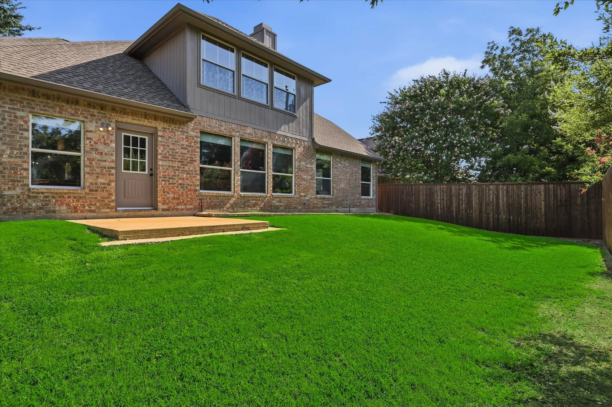 Single Family Residence For Sale in Denton County , 217 Patricia Lane, Highland Village, Texas 75077, 5 Bedroom, 4 Bathroom, 3 Garage spaces, 3,563 Sqft, built in 1996, mls#21331102, Real Estate Agent in Highland Village, Homes For Sale in Denton county, Homes For Sale in Highland Village, Realtor in Highland Village Texas, Real Estate Brokerage Independent Realty Texas, Luminita Cordes Realtor
