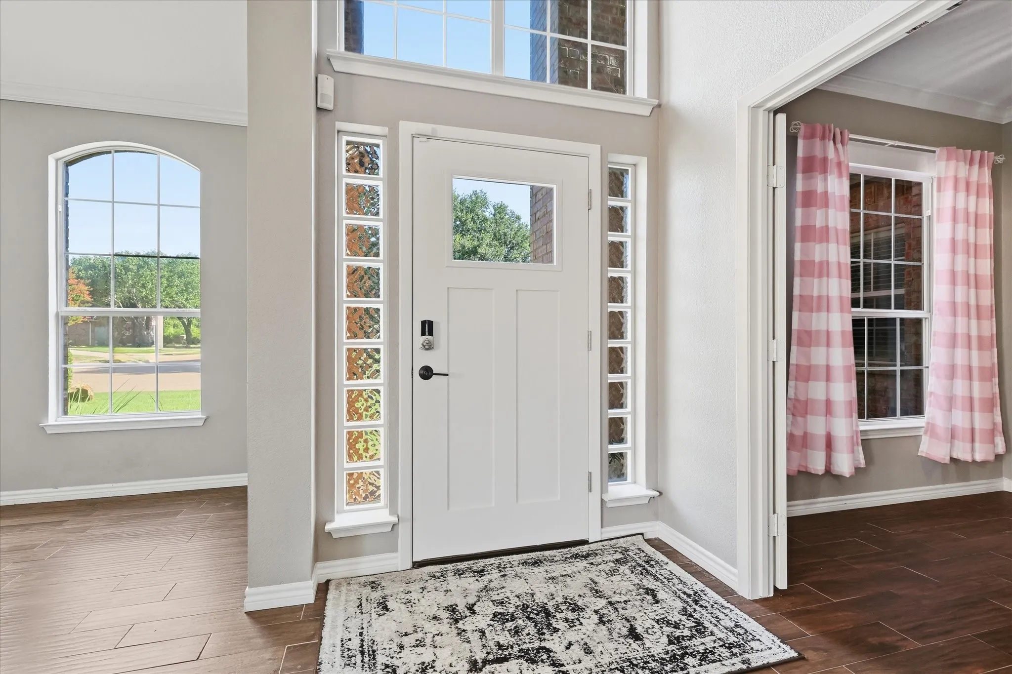 Single Family Residence For Sale in Denton County , 217 Patricia Lane, Highland Village, Texas 75077, 5 Bedroom, 4 Bathroom, 3 Garage spaces, 3,563 Sqft, built in 1996, mls#21331102, Real Estate Agent in Highland Village, Homes For Sale in Denton county, Homes For Sale in Highland Village, Realtor in Highland Village Texas, Real Estate Brokerage Independent Realty Texas, Luminita Cordes Realtor