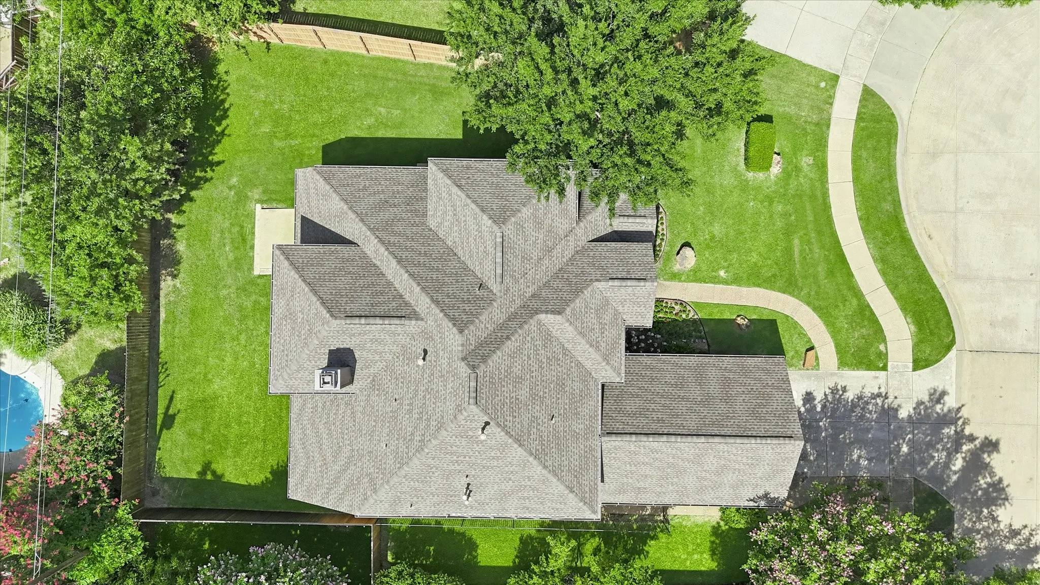 Single Family Residence For Sale in Denton County , 217 Patricia Lane, Highland Village, Texas 75077, 5 Bedroom, 4 Bathroom, 3 Garage spaces, 3,563 Sqft, built in 1996, mls#21331102, Real Estate Agent in Highland Village, Homes For Sale in Denton county, Homes For Sale in Highland Village, Realtor in Highland Village Texas, Real Estate Brokerage Independent Realty Texas, Luminita Cordes Realtor