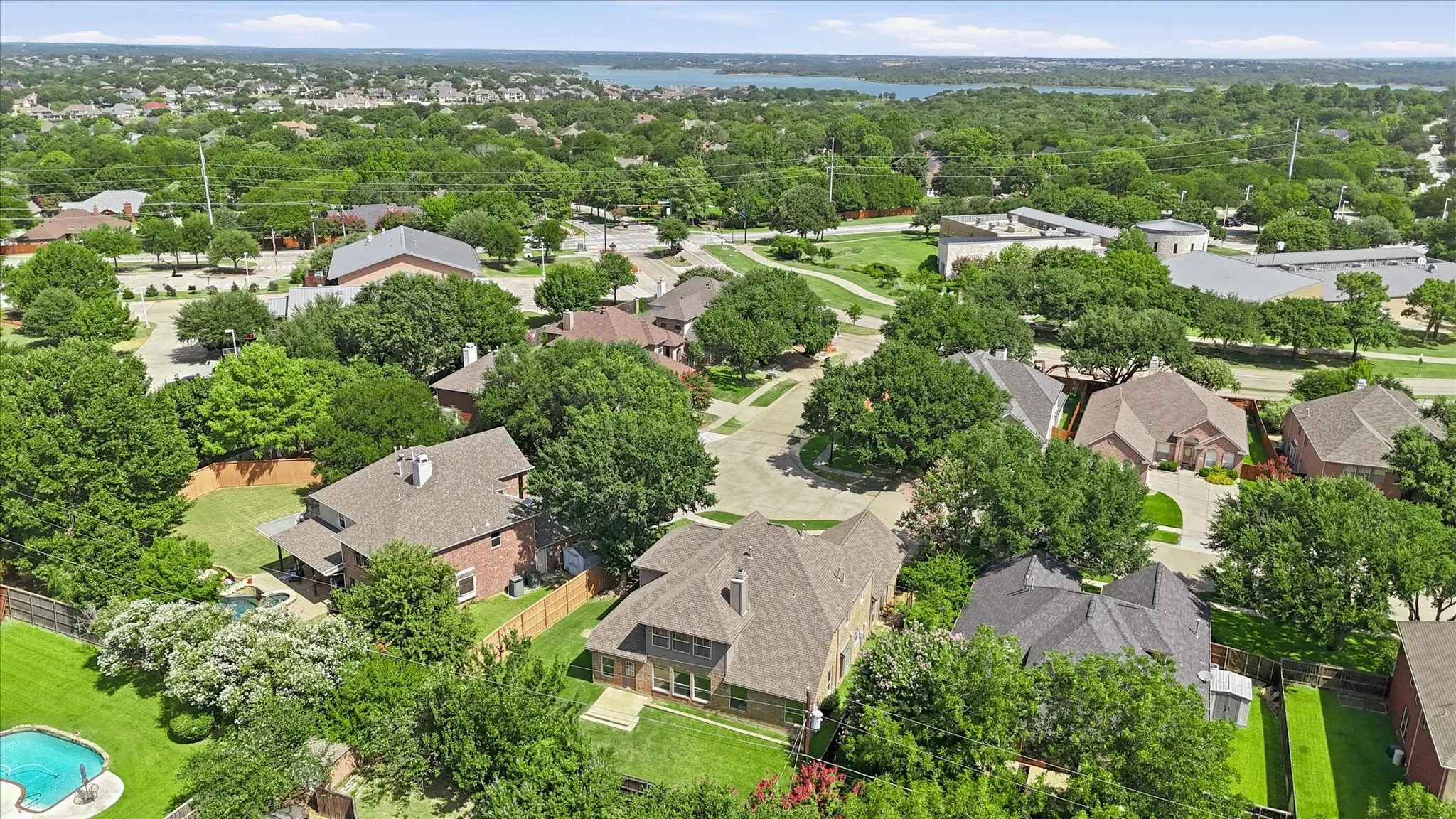 Single Family Residence For Sale in Denton County , 217 Patricia Lane, Highland Village, Texas 75077, 5 Bedroom, 4 Bathroom, 3 Garage spaces, 3,563 Sqft, built in 1996, mls#21331102, Real Estate Agent in Highland Village, Homes For Sale in Denton county, Homes For Sale in Highland Village, Realtor in Highland Village Texas, Real Estate Brokerage Independent Realty Texas, Luminita Cordes Realtor