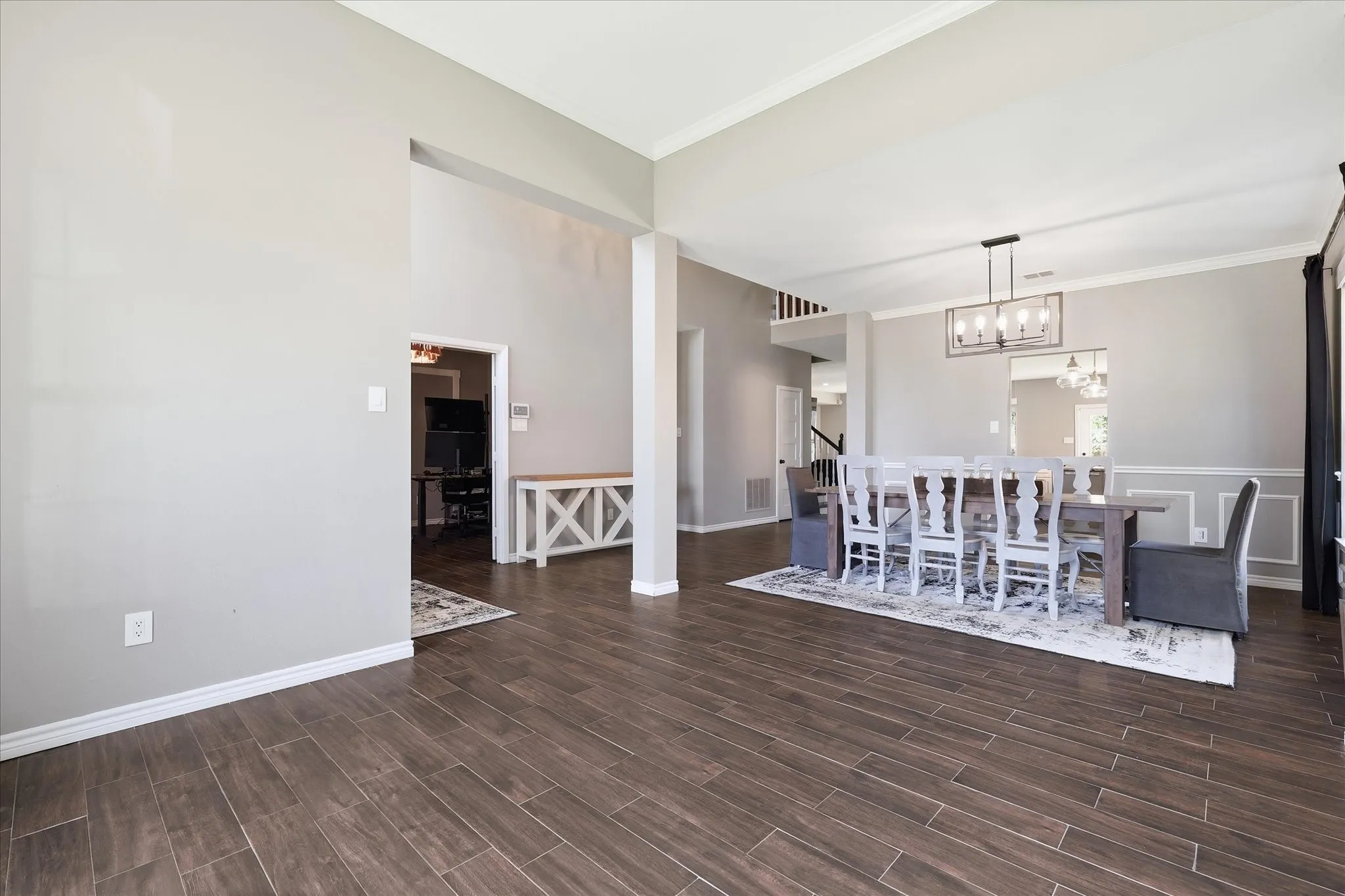 Single Family Residence For Sale in Denton County , 217 Patricia Lane, Highland Village, Texas 75077, 5 Bedroom, 4 Bathroom, 3 Garage spaces, 3,563 Sqft, built in 1996, mls#21331102, Real Estate Agent in Highland Village, Homes For Sale in Denton county, Homes For Sale in Highland Village, Realtor in Highland Village Texas, Real Estate Brokerage Independent Realty Texas, Luminita Cordes Realtor