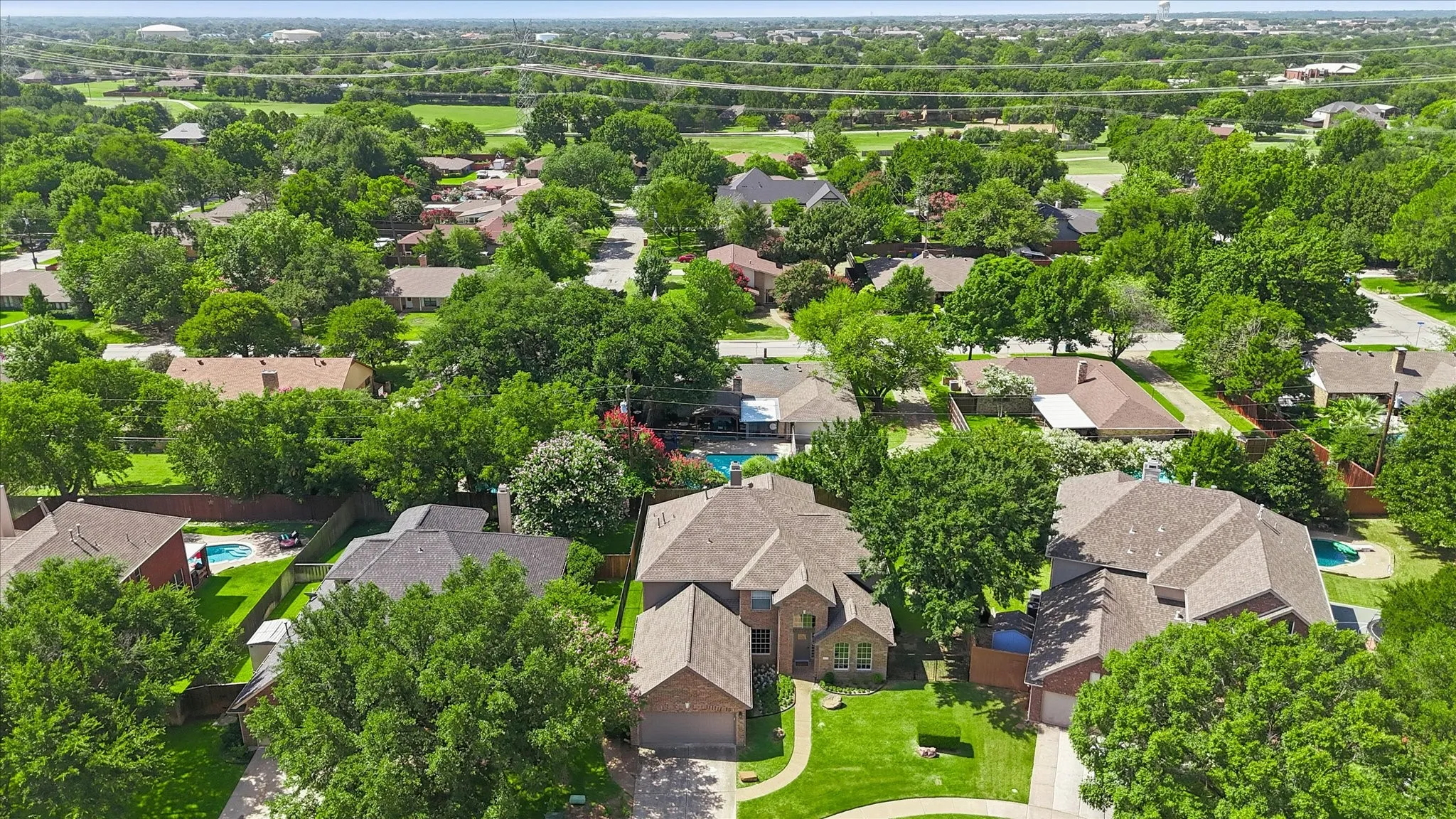 Single Family Residence For Sale in Denton County , 217 Patricia Lane, Highland Village, Texas 75077, 5 Bedroom, 4 Bathroom, 3 Garage spaces, 3,563 Sqft, built in 1996, mls#21331102, Real Estate Agent in Highland Village, Homes For Sale in Denton county, Homes For Sale in Highland Village, Realtor in Highland Village Texas, Real Estate Brokerage Independent Realty Texas, Luminita Cordes Realtor