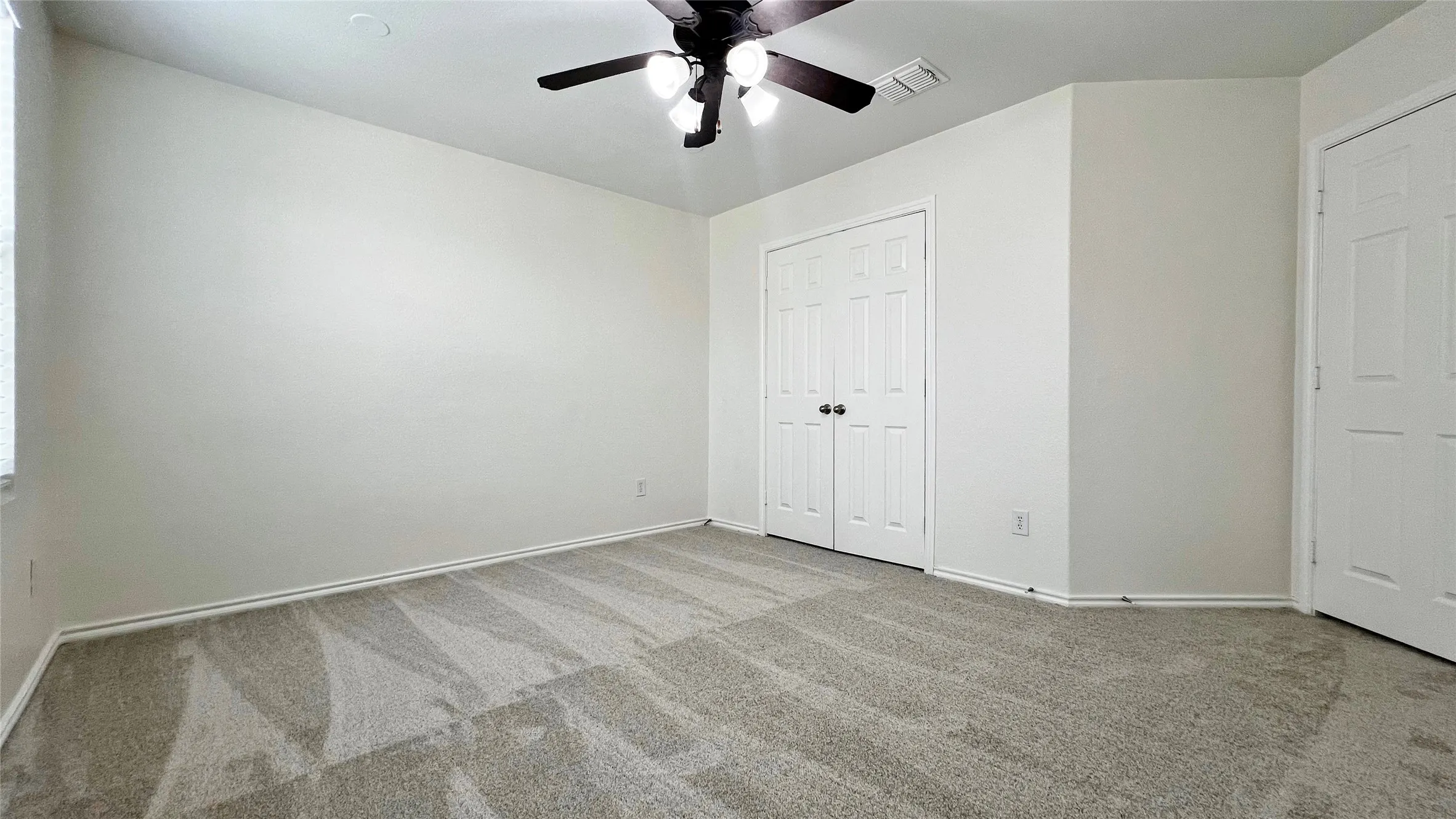 Single Family Residence For Rent in Tarrant County , 1724 Quails Nest Drive, Fort Worth, Texas 76177, 5 Bedroom, 3 Bathroom, 2 Garage spaces, 2,938 Sqft, built in 2006, mls#21332468, Real Estate Agent in Fort Worth, Homes For Rent in Tarrant county, Homes For Rent in Fort Worth, Realtor in Fort Worth Texas, Real Estate Brokerage Independent Realty Texas, Luminita Cordes Realtor
