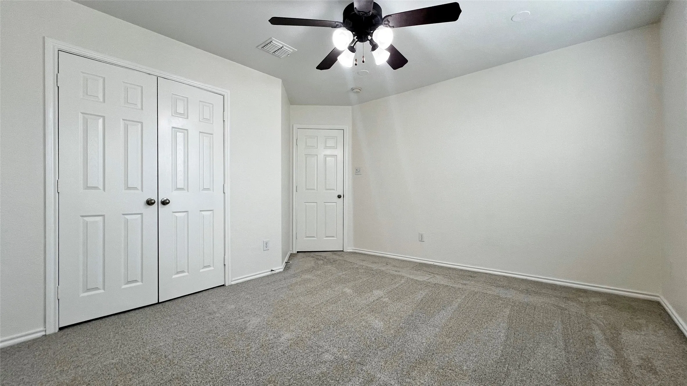 Single Family Residence For Rent in Tarrant County , 1724 Quails Nest Drive, Fort Worth, Texas 76177, 5 Bedroom, 3 Bathroom, 2 Garage spaces, 2,938 Sqft, built in 2006, mls#21332468, Real Estate Agent in Fort Worth, Homes For Rent in Tarrant county, Homes For Rent in Fort Worth, Realtor in Fort Worth Texas, Real Estate Brokerage Independent Realty Texas, Luminita Cordes Realtor