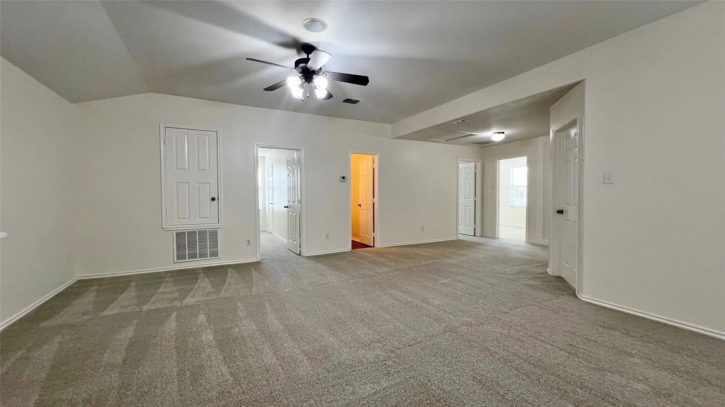 Single Family Residence For Rent in Tarrant County , 1724 Quails Nest Drive, Fort Worth, Texas 76177, 5 Bedroom, 3 Bathroom, 2 Garage spaces, 2,938 Sqft, built in 2006, mls#21332468, Real Estate Agent in Fort Worth, Homes For Rent in Tarrant county, Homes For Rent in Fort Worth, Realtor in Fort Worth Texas, Real Estate Brokerage Independent Realty Texas, Luminita Cordes Realtor