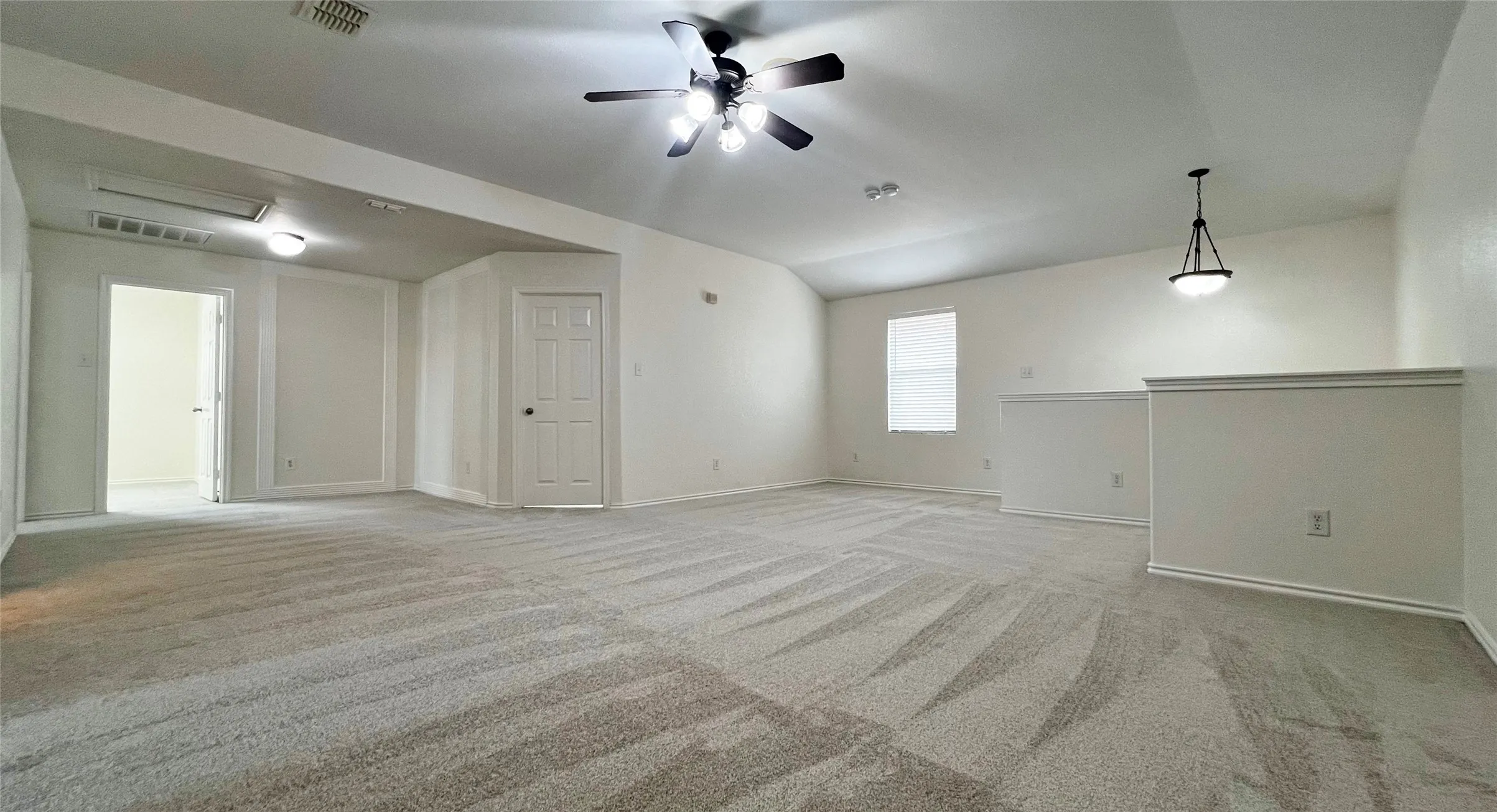 Single Family Residence For Rent in Tarrant County , 1724 Quails Nest Drive, Fort Worth, Texas 76177, 5 Bedroom, 3 Bathroom, 2 Garage spaces, 2,938 Sqft, built in 2006, mls#21332468, Real Estate Agent in Fort Worth, Homes For Rent in Tarrant county, Homes For Rent in Fort Worth, Realtor in Fort Worth Texas, Real Estate Brokerage Independent Realty Texas, Luminita Cordes Realtor