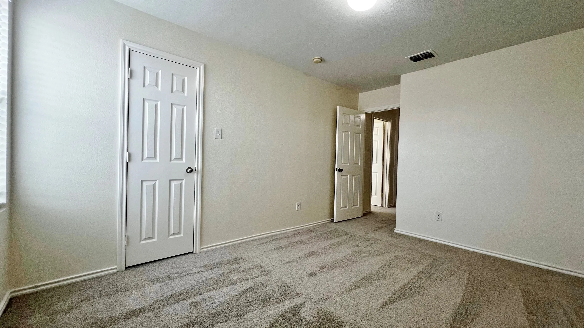 Single Family Residence For Rent in Tarrant County , 1724 Quails Nest Drive, Fort Worth, Texas 76177, 5 Bedroom, 3 Bathroom, 2 Garage spaces, 2,938 Sqft, built in 2006, mls#21332468, Real Estate Agent in Fort Worth, Homes For Rent in Tarrant county, Homes For Rent in Fort Worth, Realtor in Fort Worth Texas, Real Estate Brokerage Independent Realty Texas, Luminita Cordes Realtor