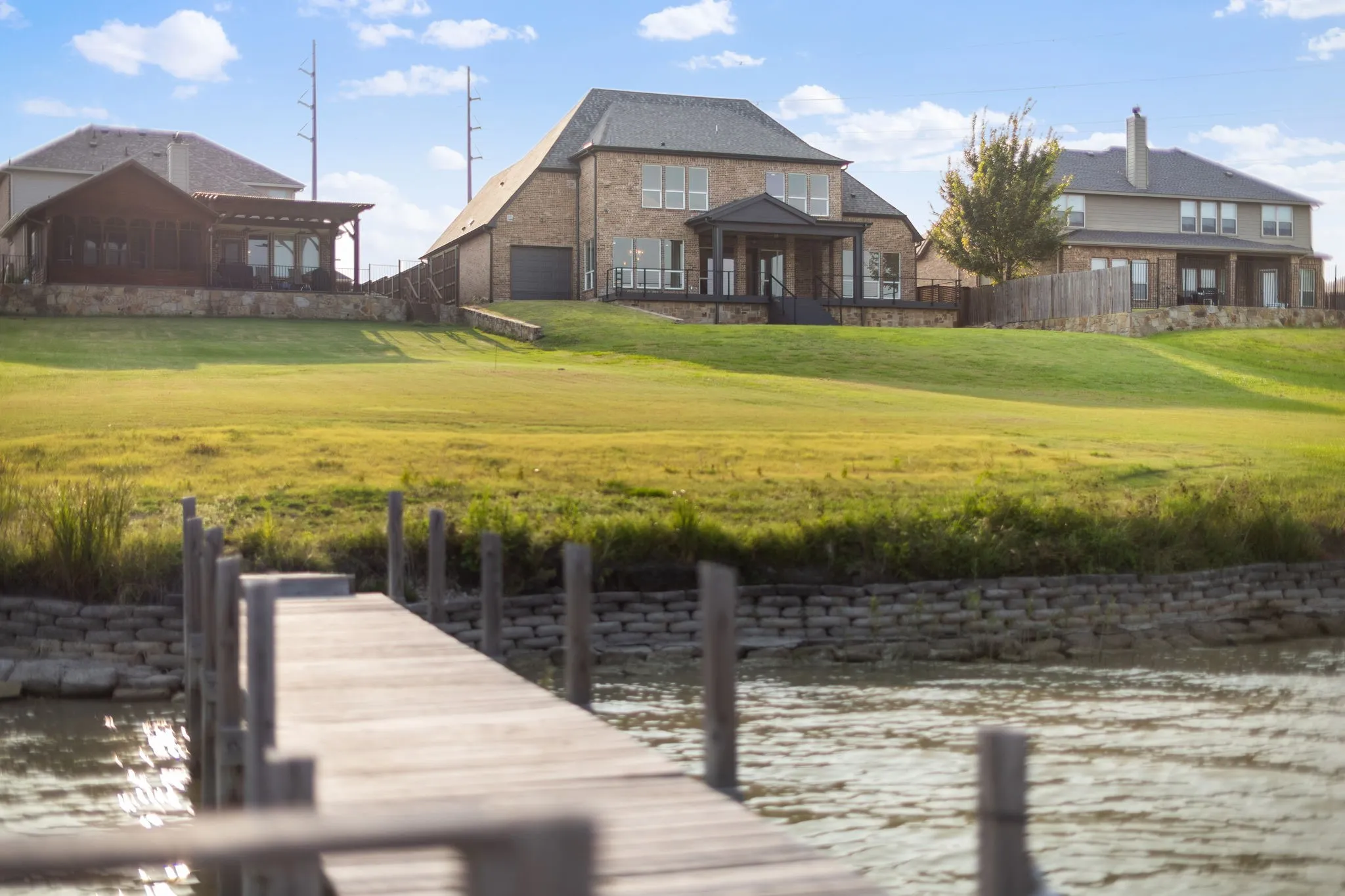 Single Family Residence For Sale in Rockwall County , 3214 Blue Haven Way, Wylie, Texas 75098, 5 Bedroom, 5 Bathroom, 3 Garage spaces, 3,586 Sqft, built in 2016, mls#21332369, Real Estate Agent in Wylie, Homes For Sale in Rockwall county, Homes For Sale in Wylie, Realtor in Wylie Texas, Real Estate Brokerage Independent Realty Texas, Luminita Cordes Realtor